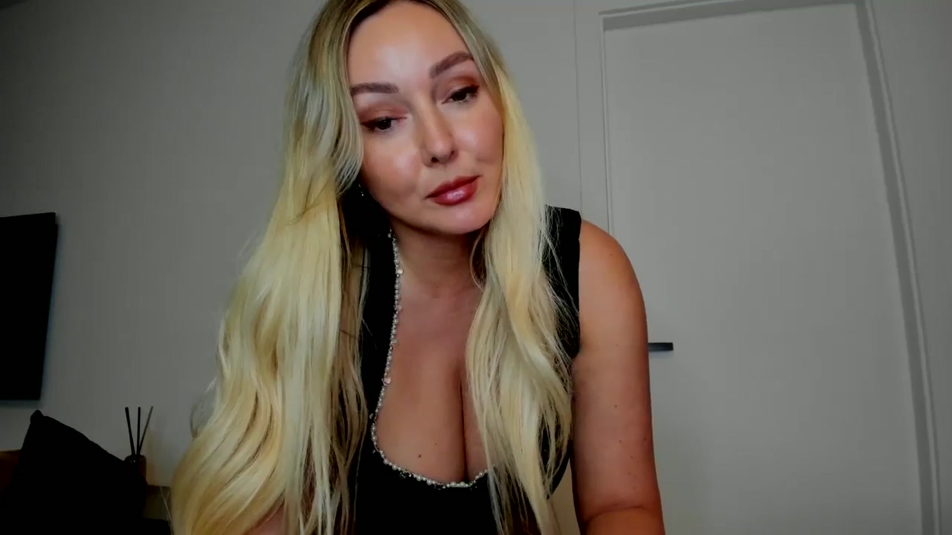 Gallery image thumbnail from Mi_Ha's myfreecams stream on, 08/28/2025, 19:49 image 11 of 20
