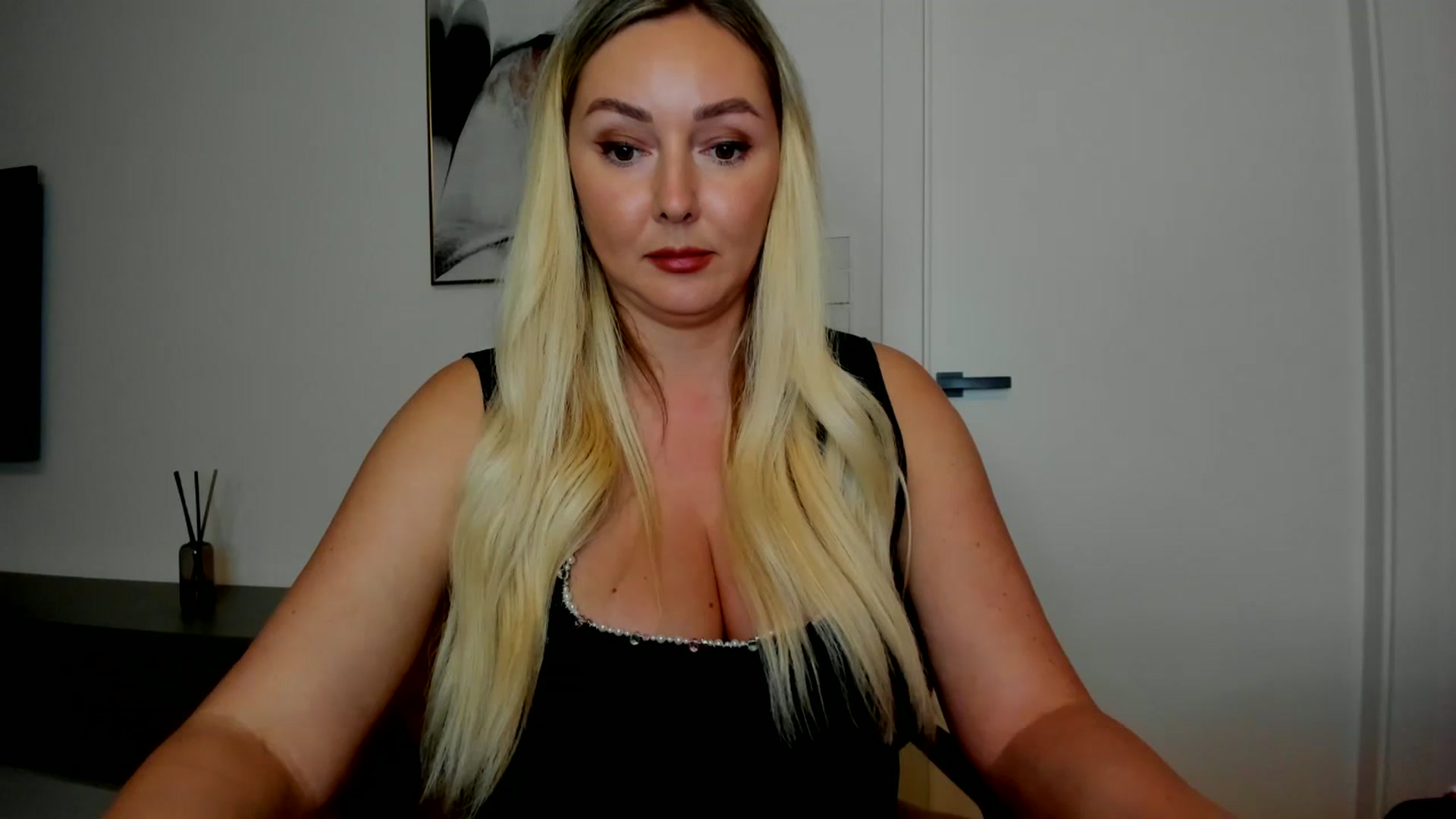 Gallery image thumbnail from Mi_Ha's myfreecams stream on, 08/28/2025, 19:49 image 3 of 20