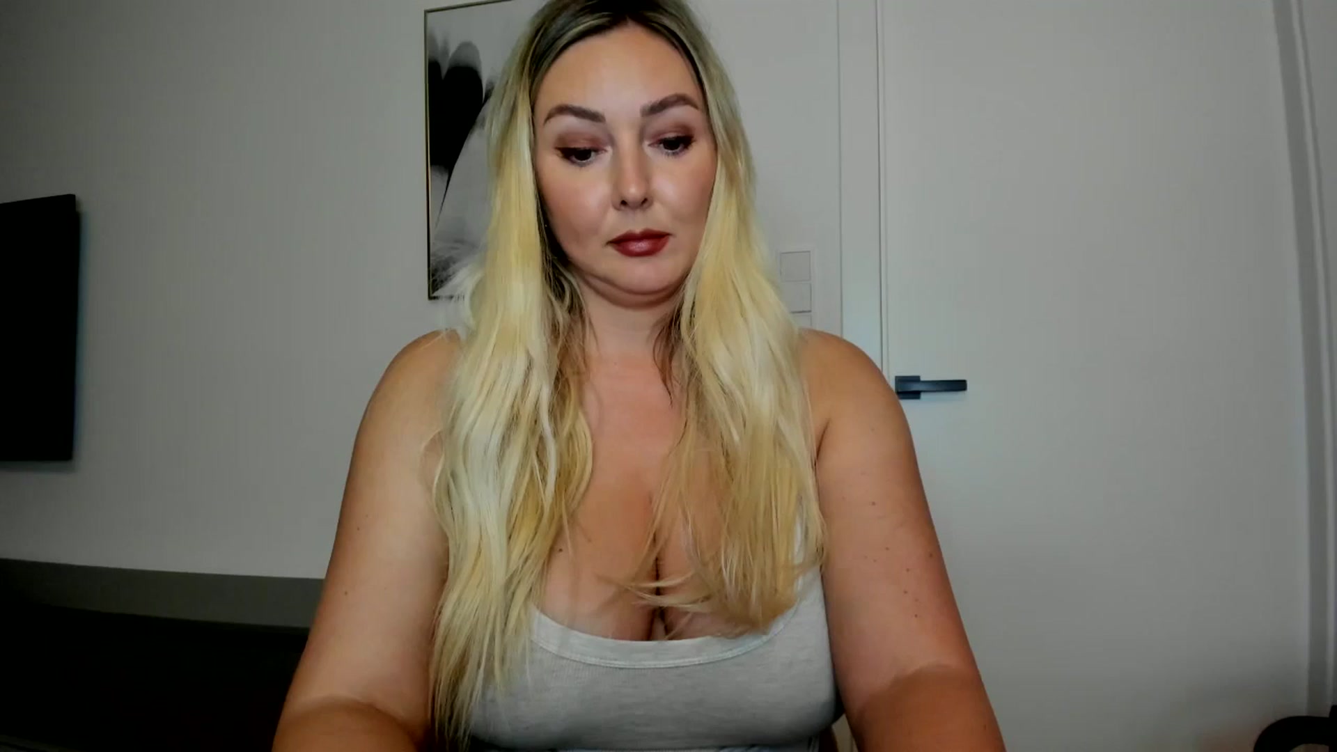 Gallery image thumbnail from Mi_Ha's myfreecams stream on, 08/29/2025, 14:21 image 1 of 20