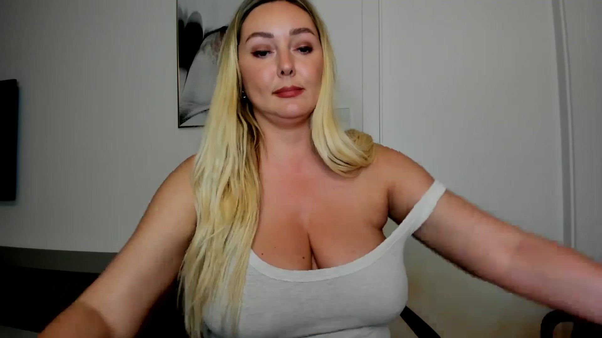 Gallery image thumbnail from Mi_Ha's myfreecams stream on, 08/29/2025, 16:02 image 11 of 20