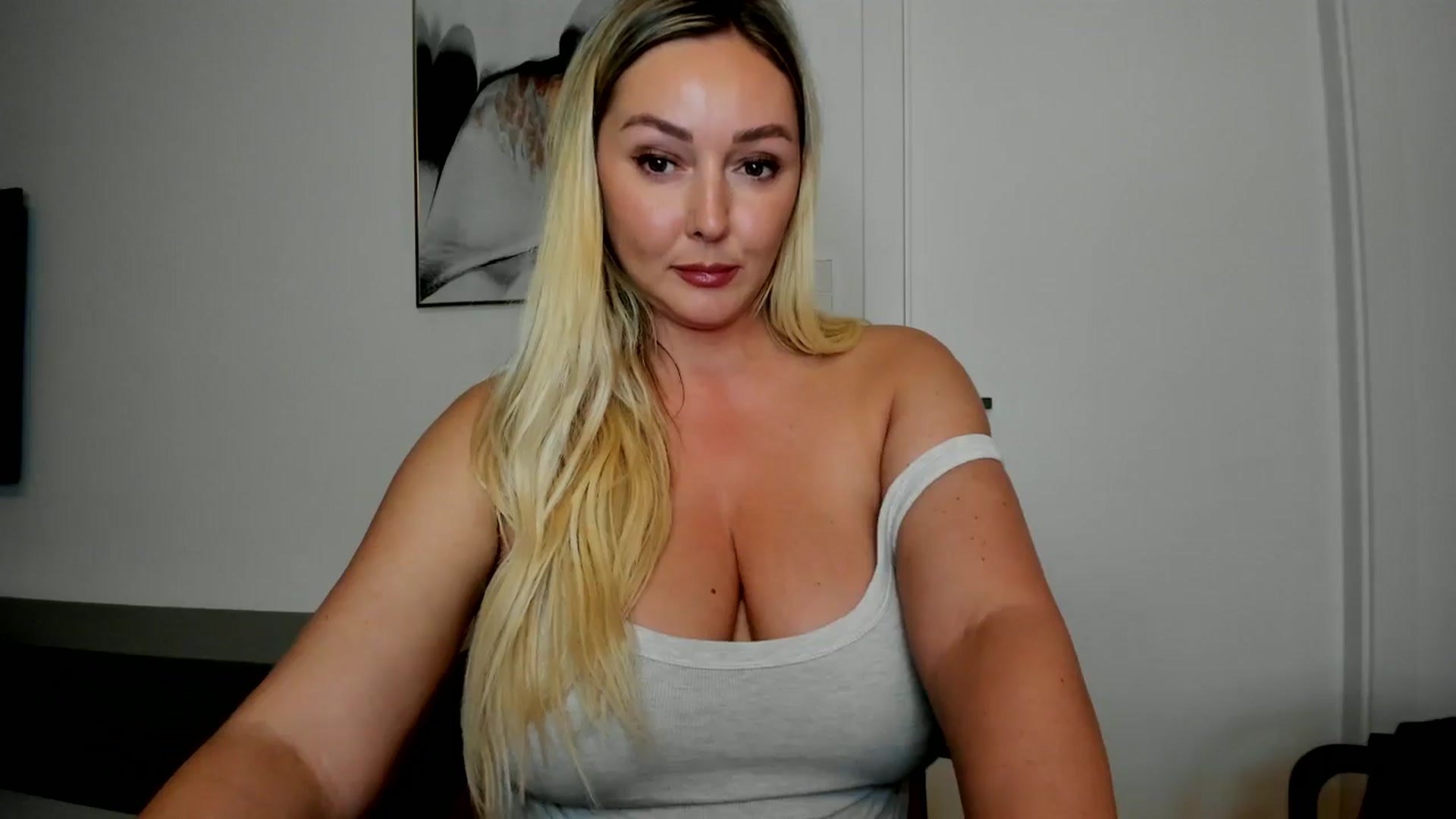 Gallery image thumbnail from Mi_Ha's myfreecams stream on, 08/29/2025, 16:02 image 18 of 20