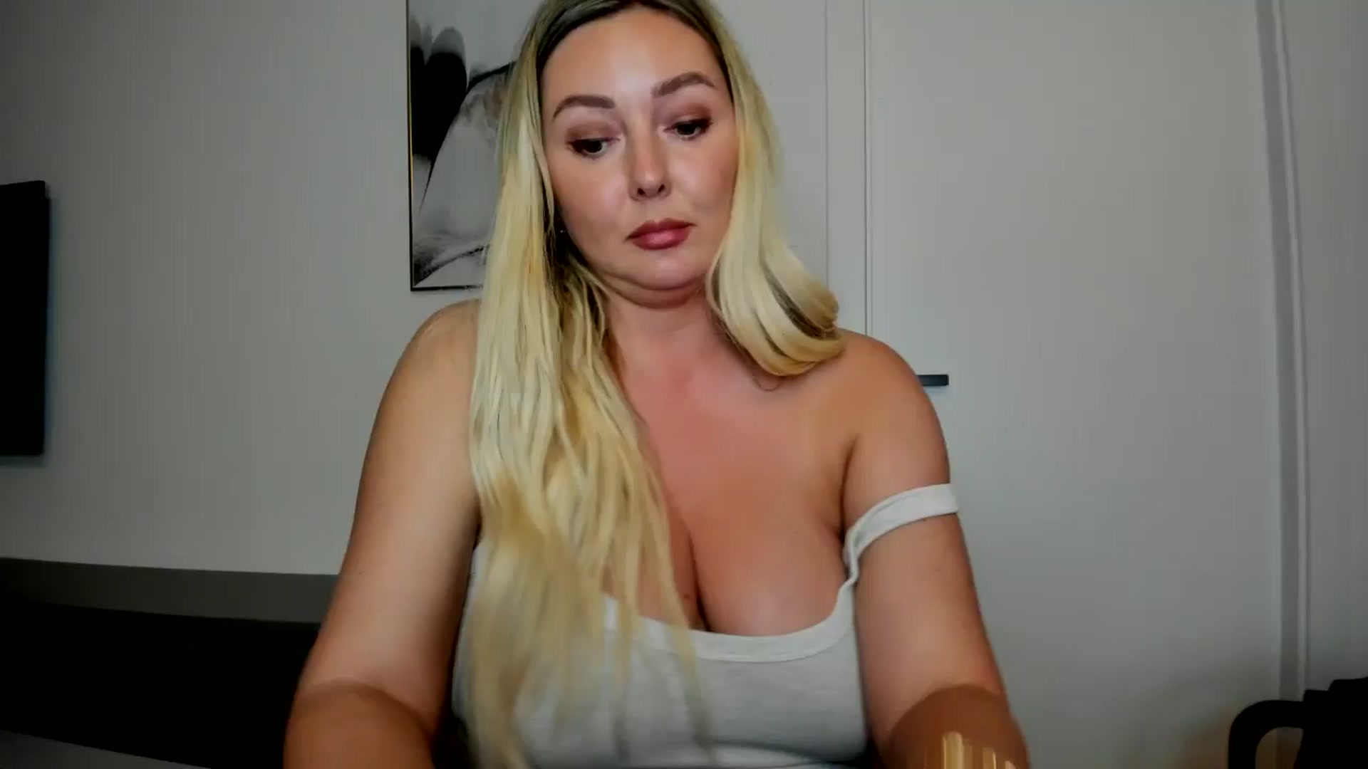 Gallery image thumbnail from Mi_Ha's myfreecams stream on, 08/29/2025, 16:02 image 7 of 20