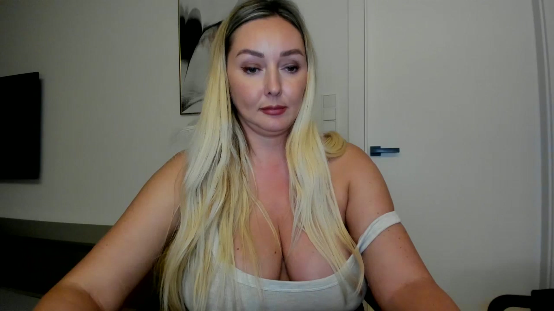 Gallery image thumbnail from Mi_Ha's myfreecams stream on, 08/29/2025, 20:47 image 10 of 20