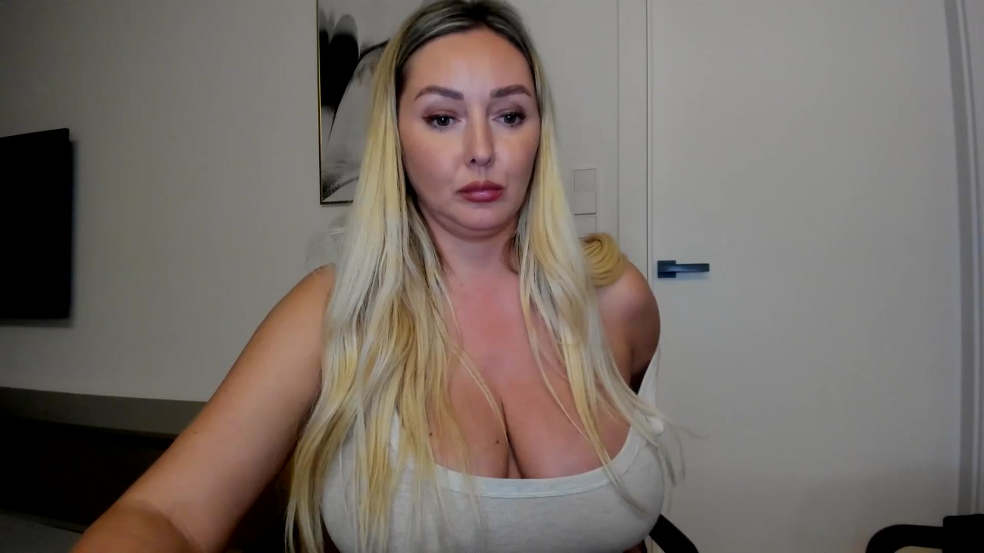 Gallery image thumbnail from Mi_Ha's myfreecams stream on, 08/29/2025, 20:47 image 11 of 20