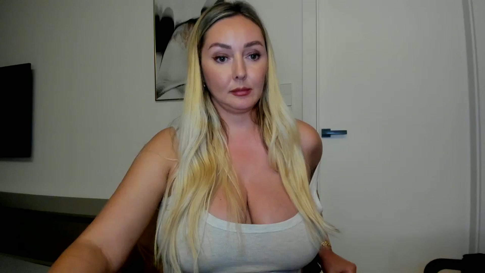Gallery image thumbnail from Mi_Ha's myfreecams stream on, 08/29/2025, 20:47 image 20 of 20