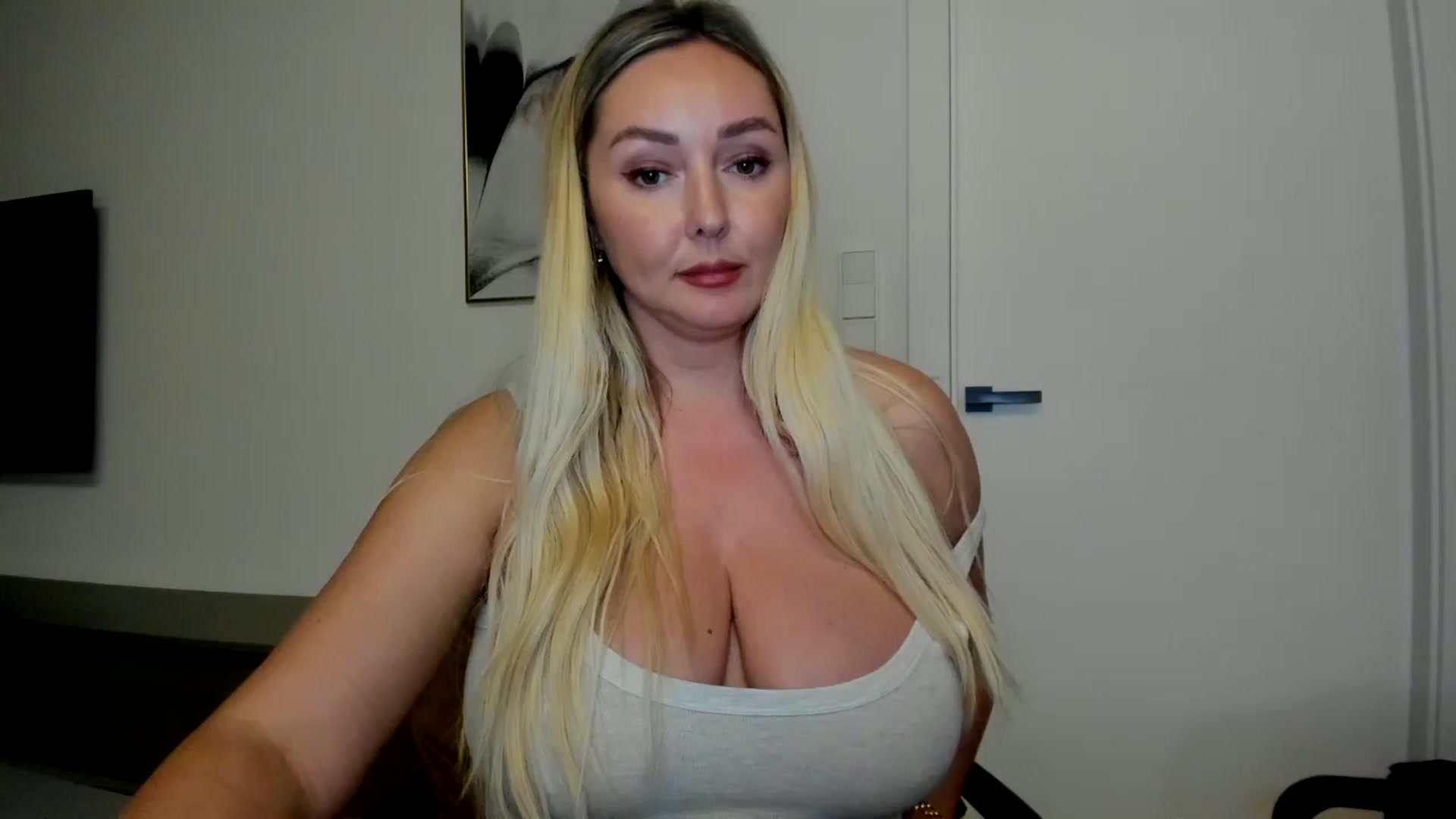 Gallery image thumbnail from Mi_Ha's myfreecams stream on, 08/29/2025, 20:47 image 19 of 20