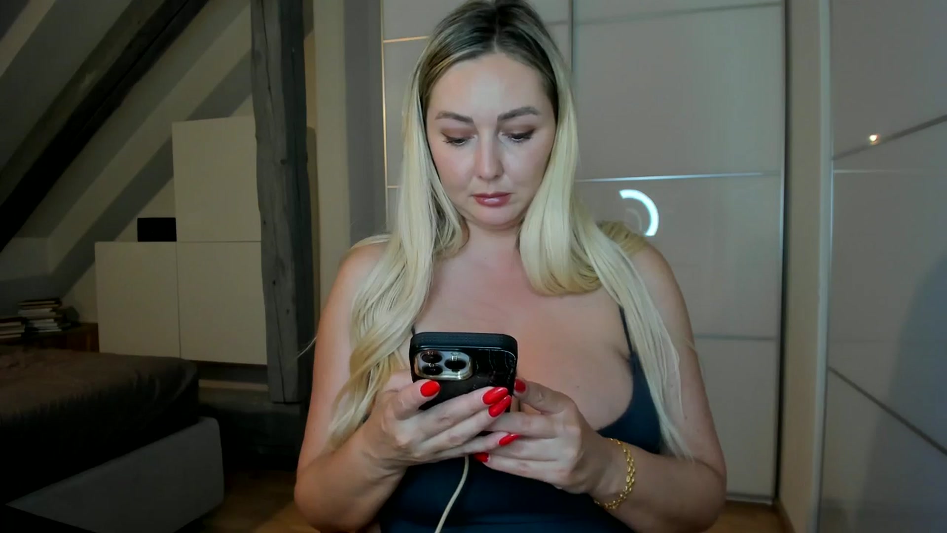 Gallery image thumbnail from Mi_Ha's myfreecams stream on, 08/30/2025, 21:21 image 17 of 20