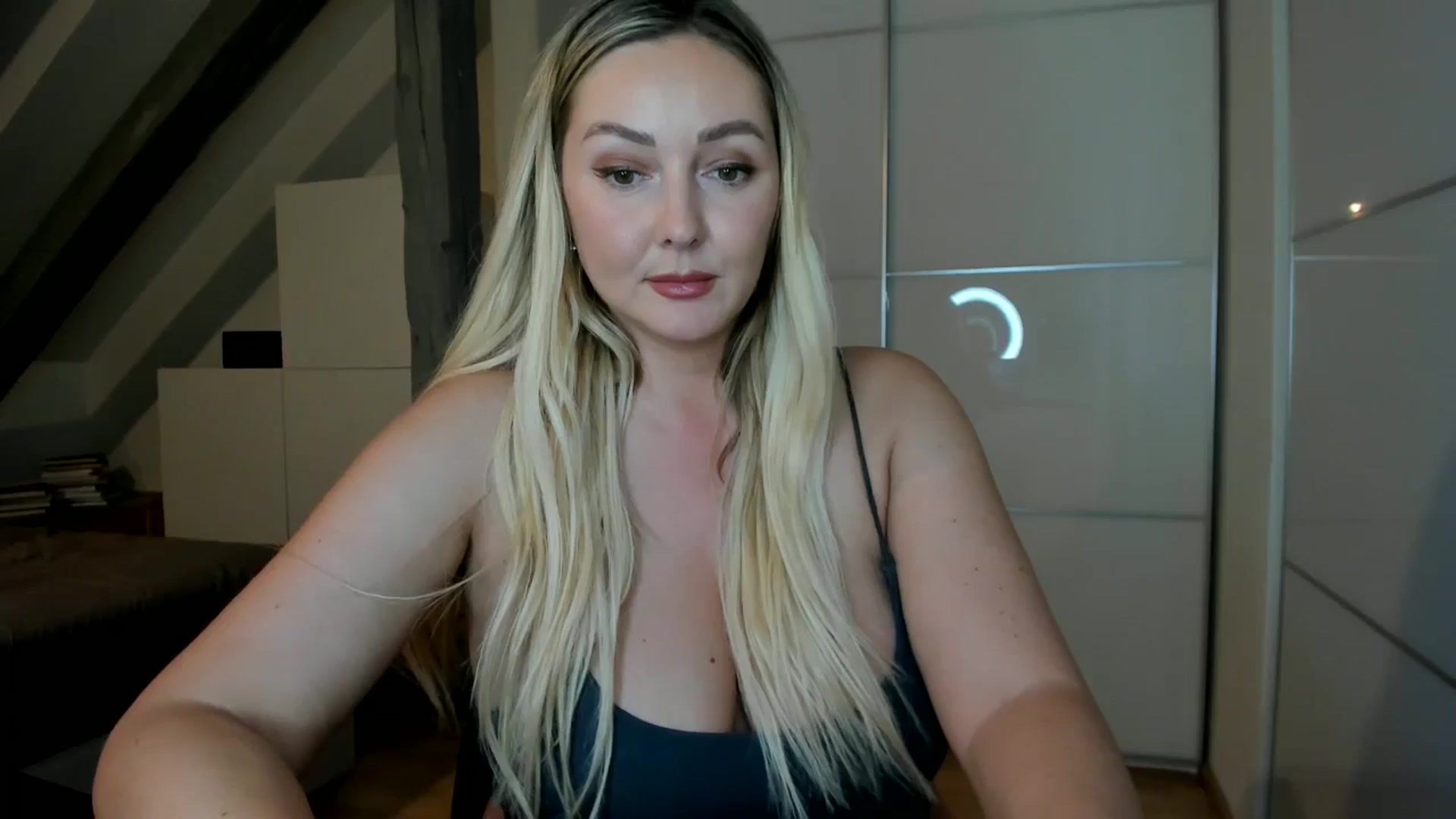 Gallery image thumbnail from Mi_Ha's myfreecams stream on, 08/30/2025, 21:21 image 2 of 20