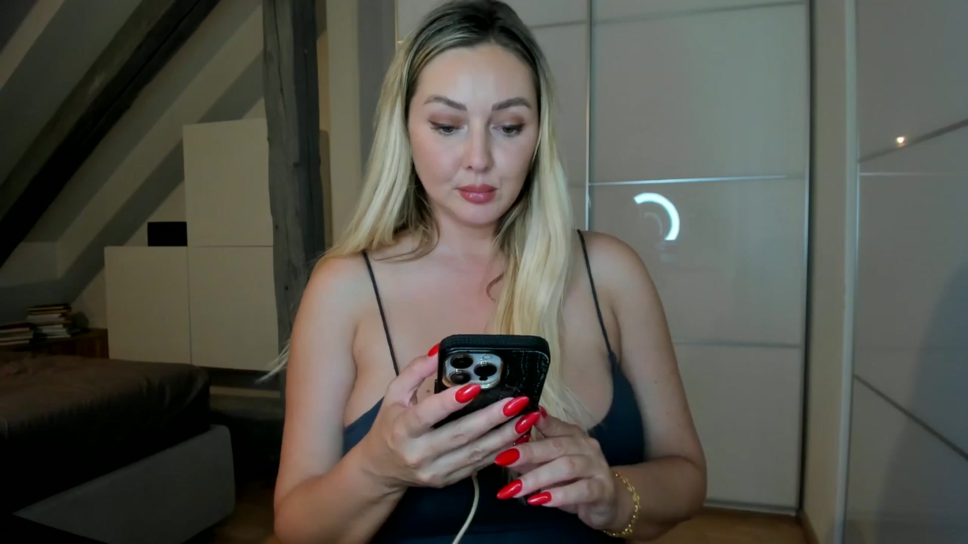 Gallery image thumbnail from Mi_Ha's myfreecams stream on, 08/30/2025, 21:21 image 3 of 20