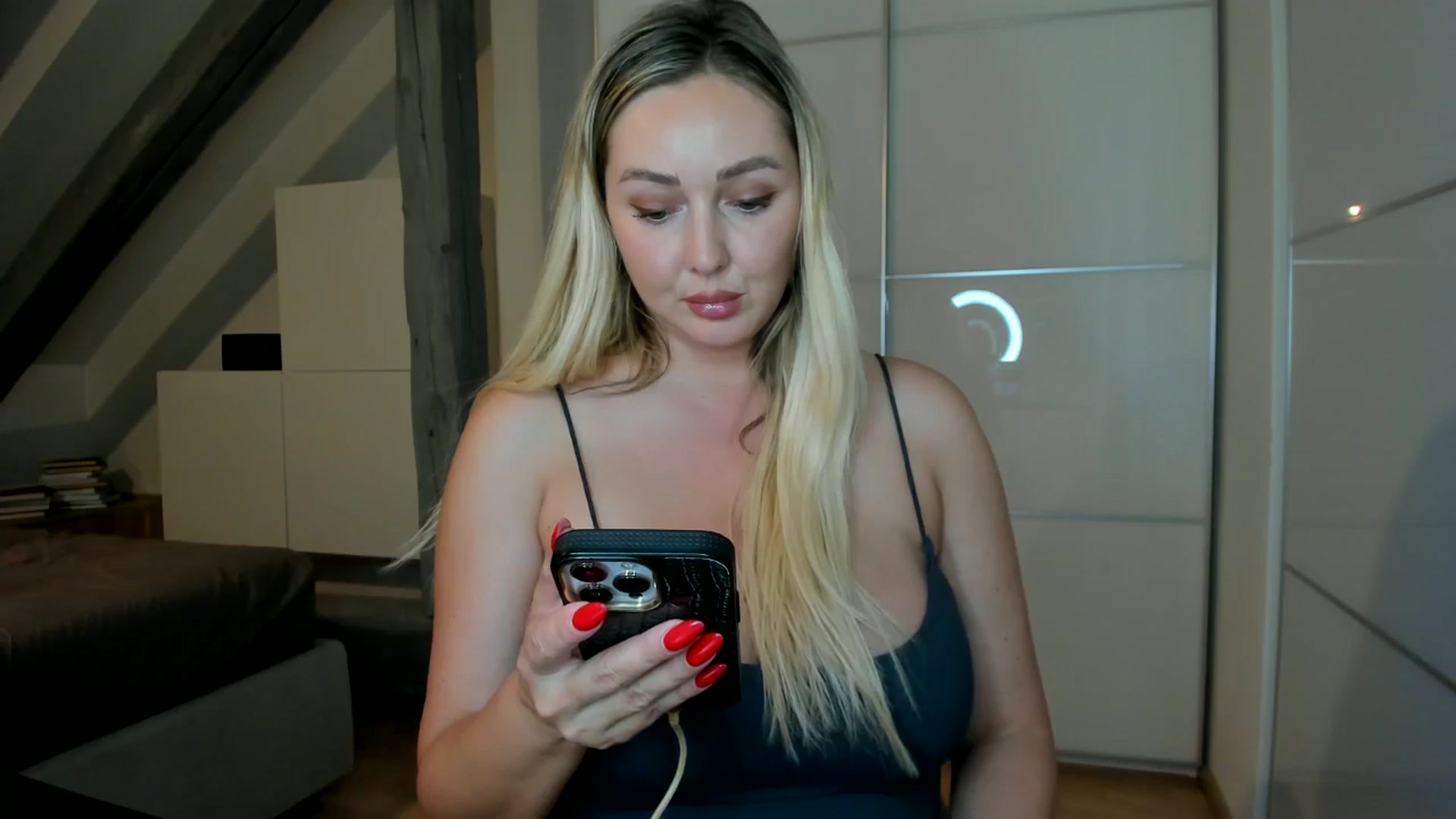 Gallery image thumbnail from Mi_Ha's myfreecams stream on, 08/30/2025, 21:21 image 4 of 20