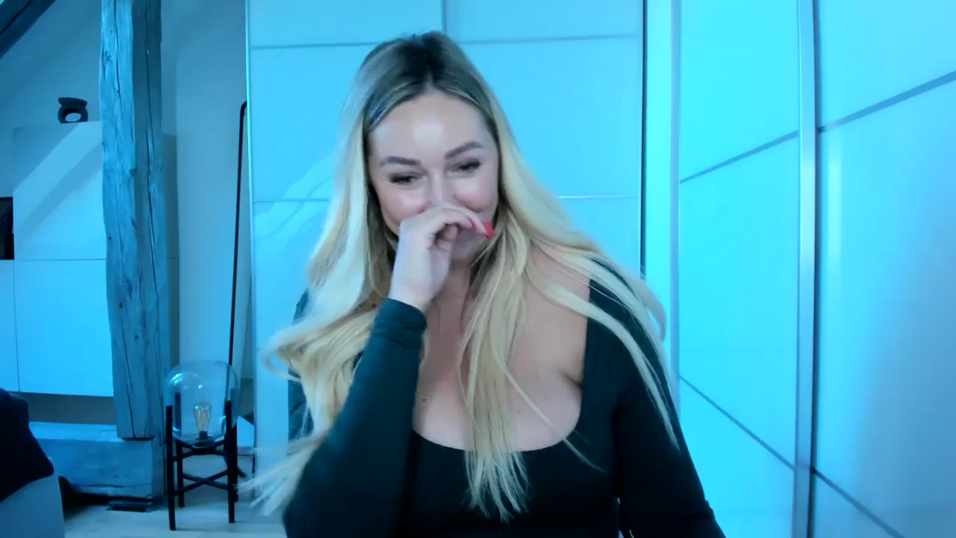 Gallery image thumbnail from Mi_Ha's myfreecams stream on, 09/01/2025, 14:18 image 7 of 20