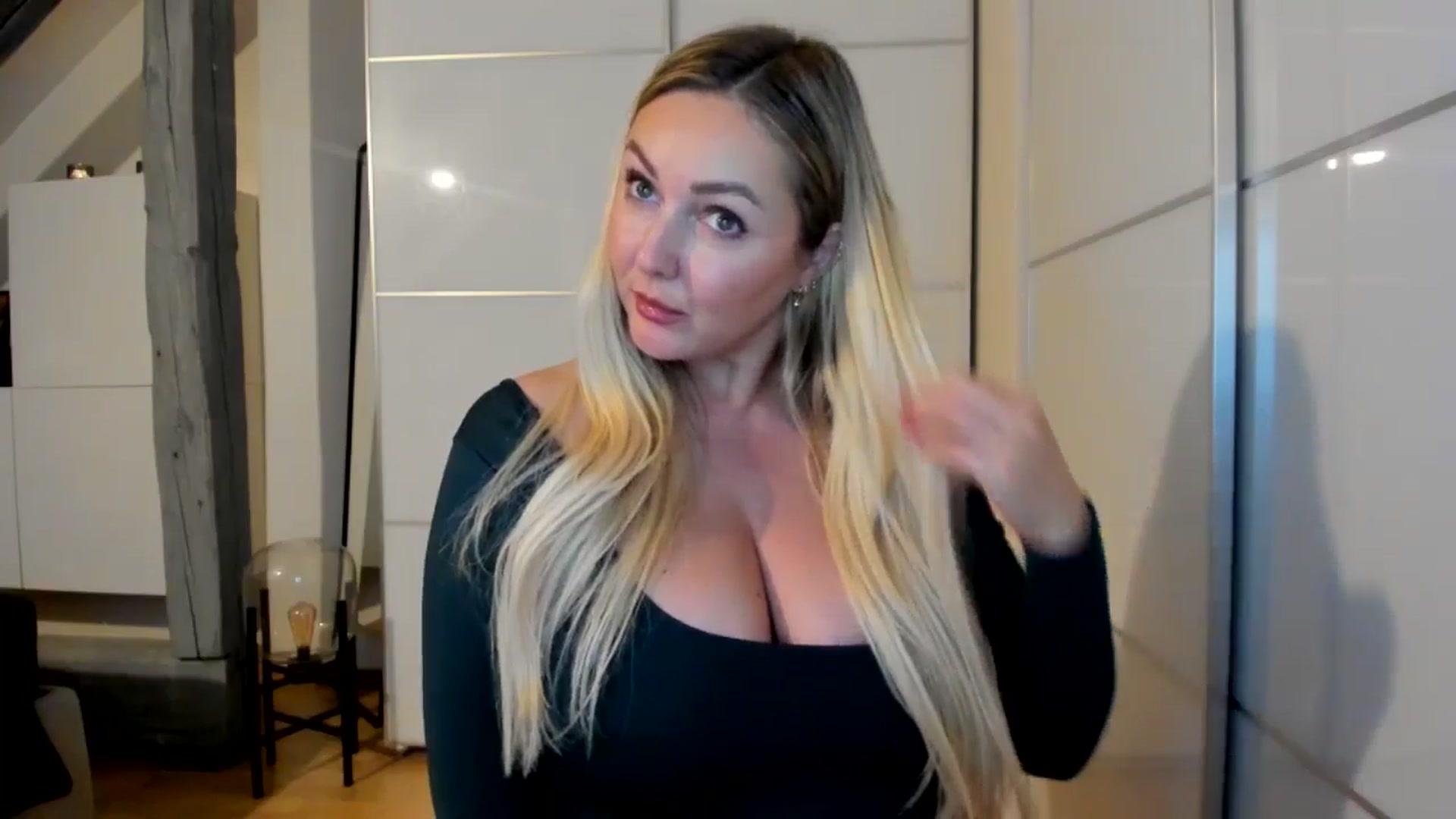 Gallery image thumbnail from Mi_Ha's myfreecams stream on, 09/01/2025, 21:14 image 13 of 20