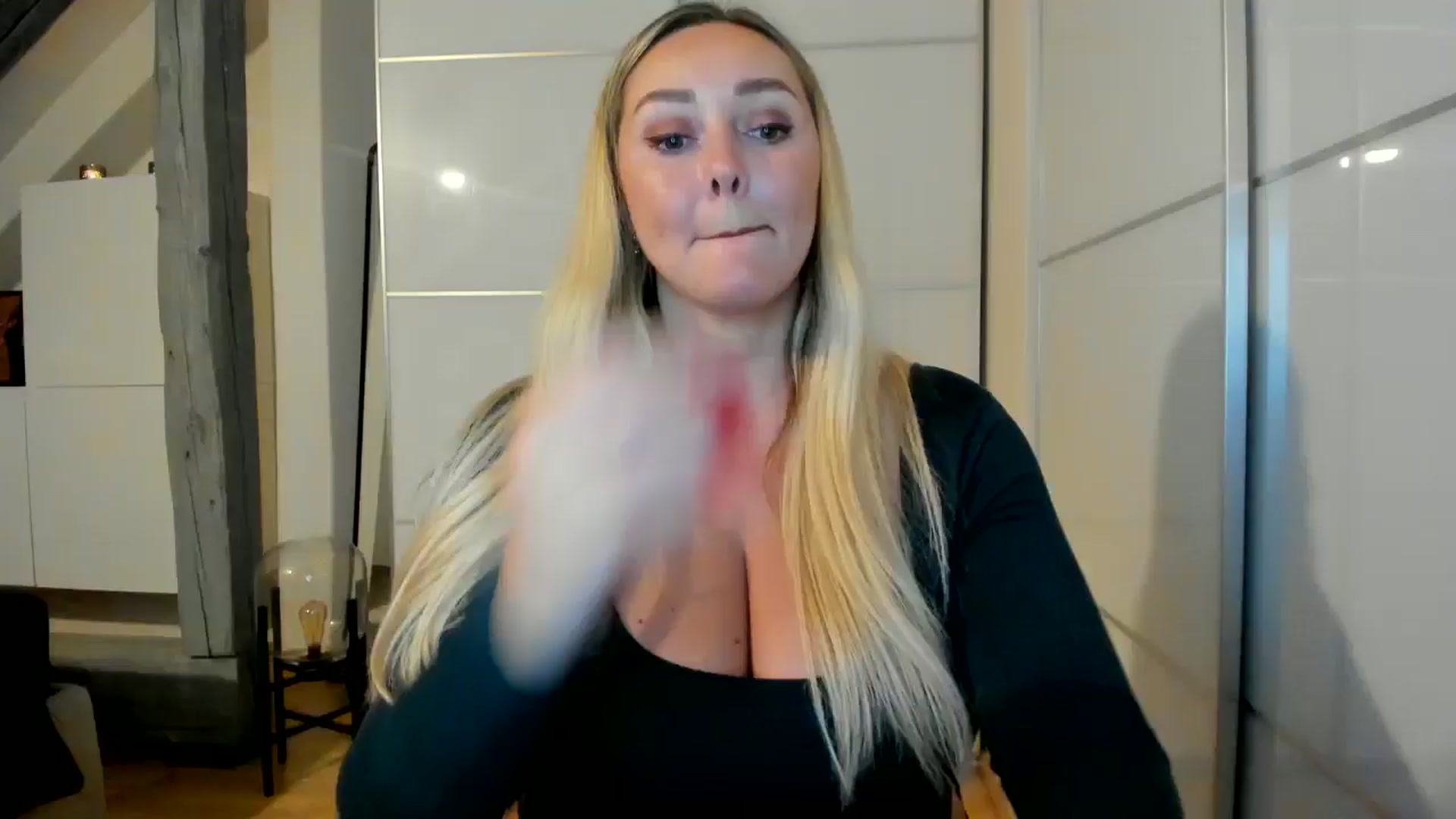 Gallery image thumbnail from Mi_Ha's myfreecams stream on, 09/01/2025, 21:14 image 3 of 20