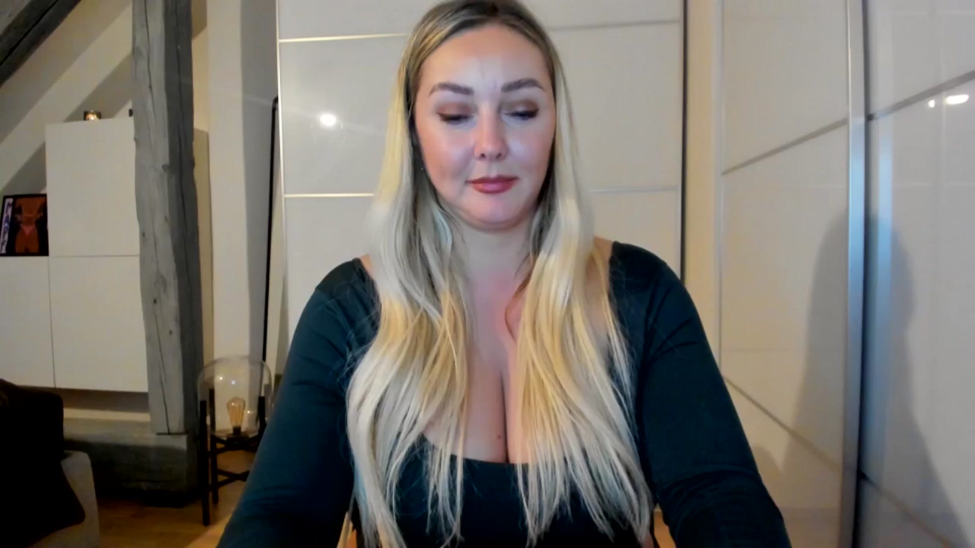 Gallery image thumbnail from Mi_Ha's myfreecams stream on, 09/01/2025, 21:14 image 1 of 20