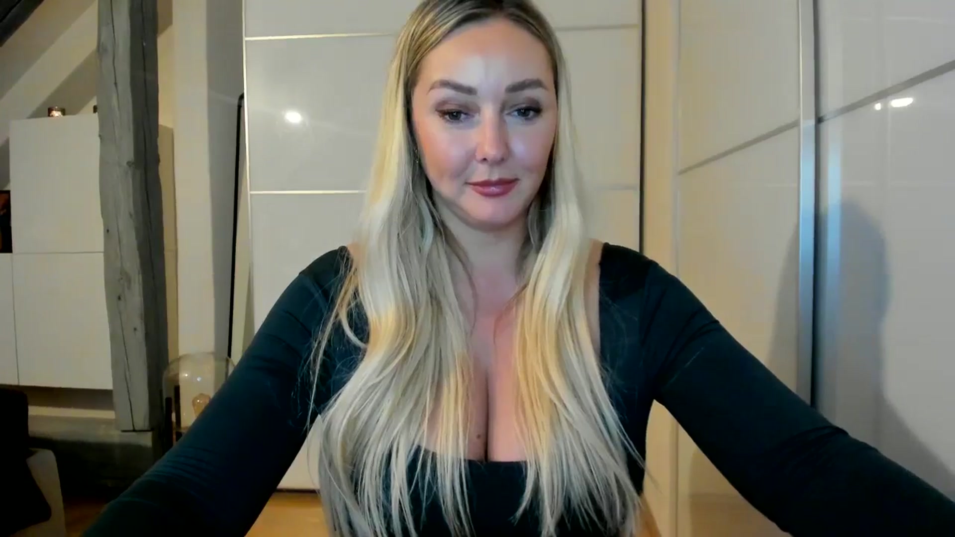 Gallery image thumbnail from Mi_Ha's myfreecams stream on, 09/01/2025, 21:14 image 11 of 20