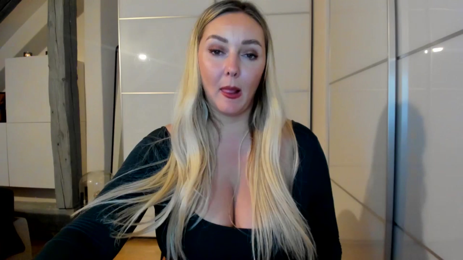 Gallery image thumbnail from Mi_Ha's myfreecams stream on, 09/01/2025, 21:14 image 5 of 20