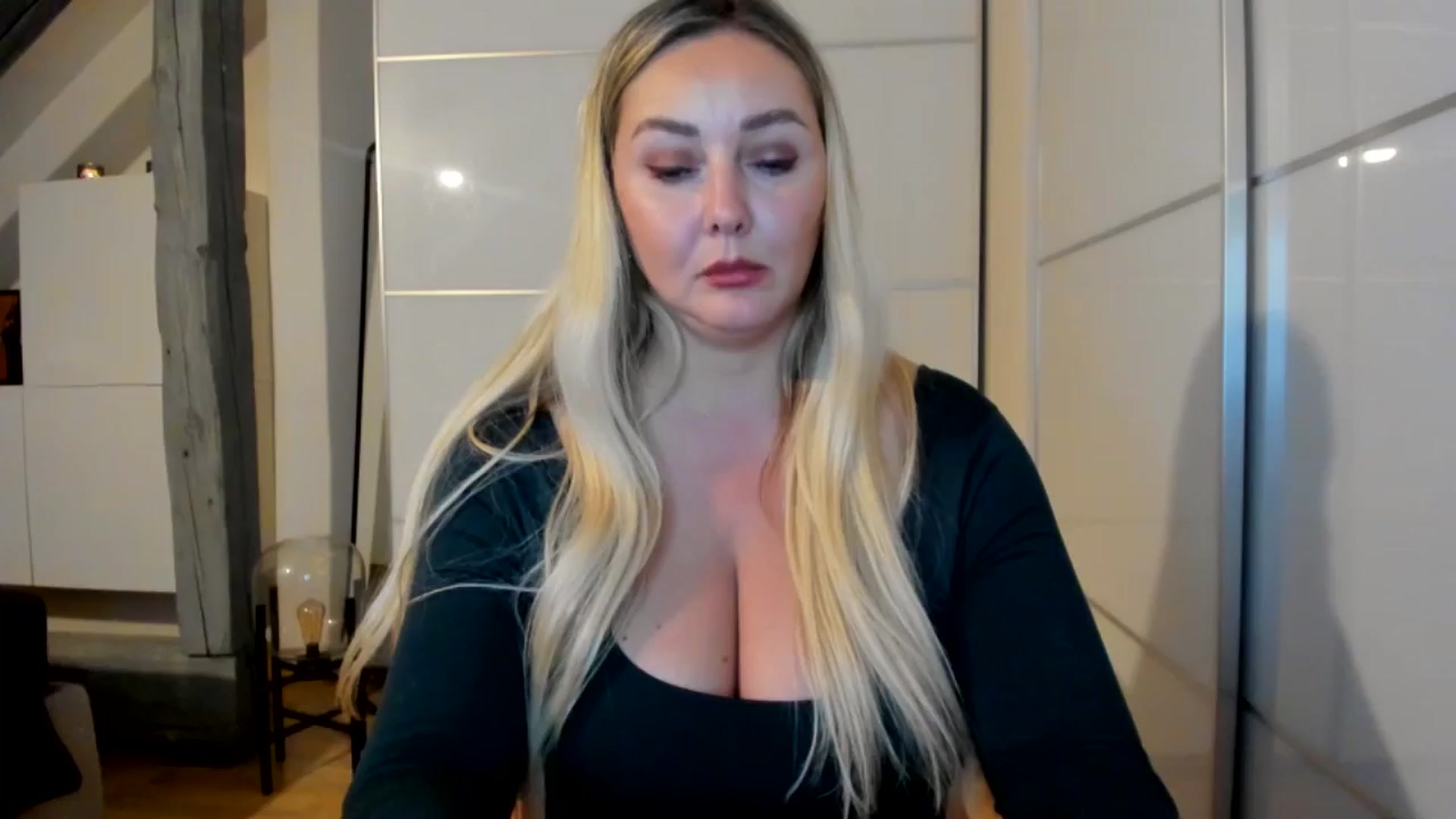 Gallery image thumbnail from Mi_Ha's myfreecams stream on, 09/01/2025, 21:14 image 4 of 20