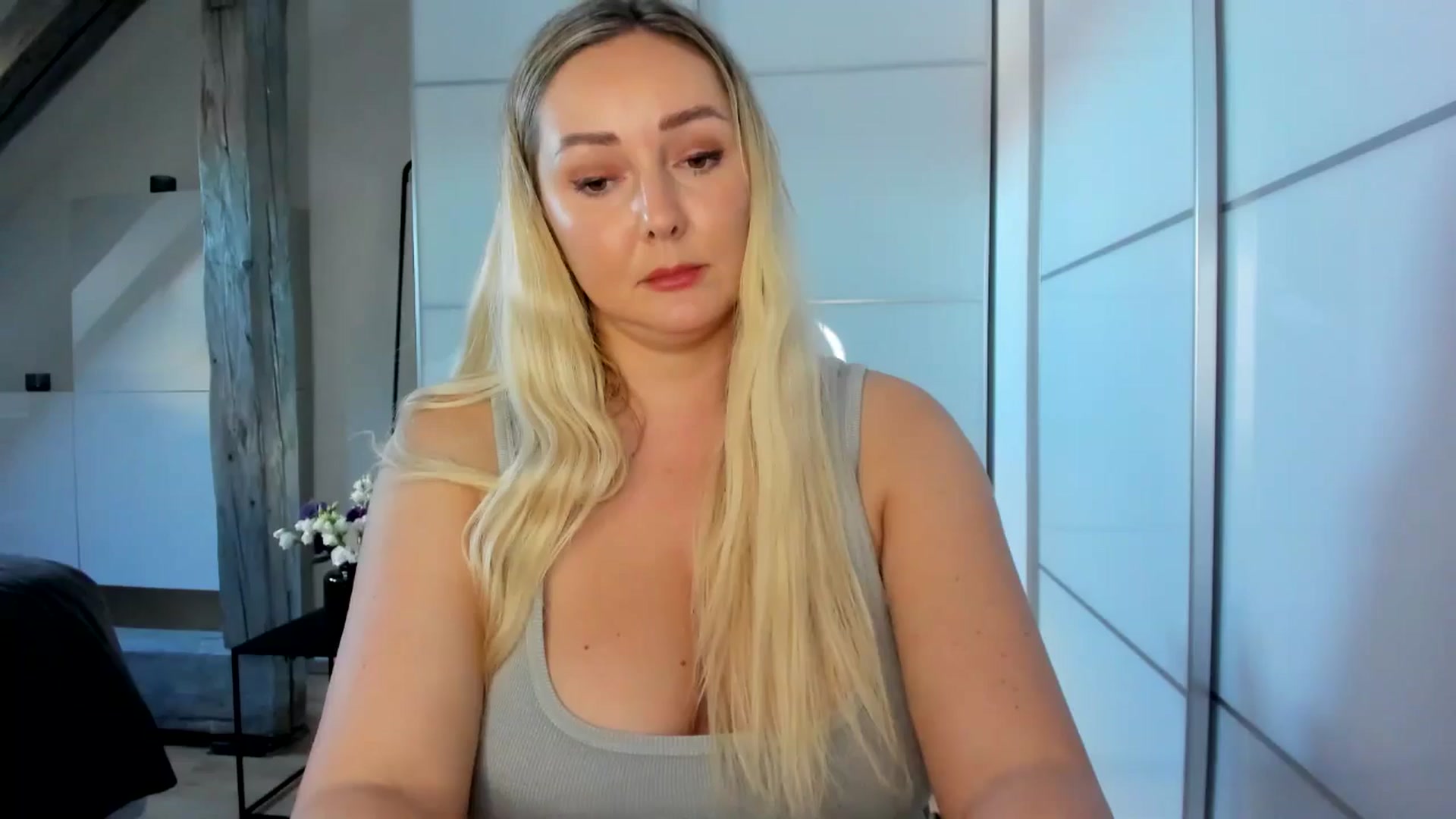 Gallery image thumbnail from Mi_Ha's myfreecams stream on, 09/03/2025, 16:00 image 19 of 20