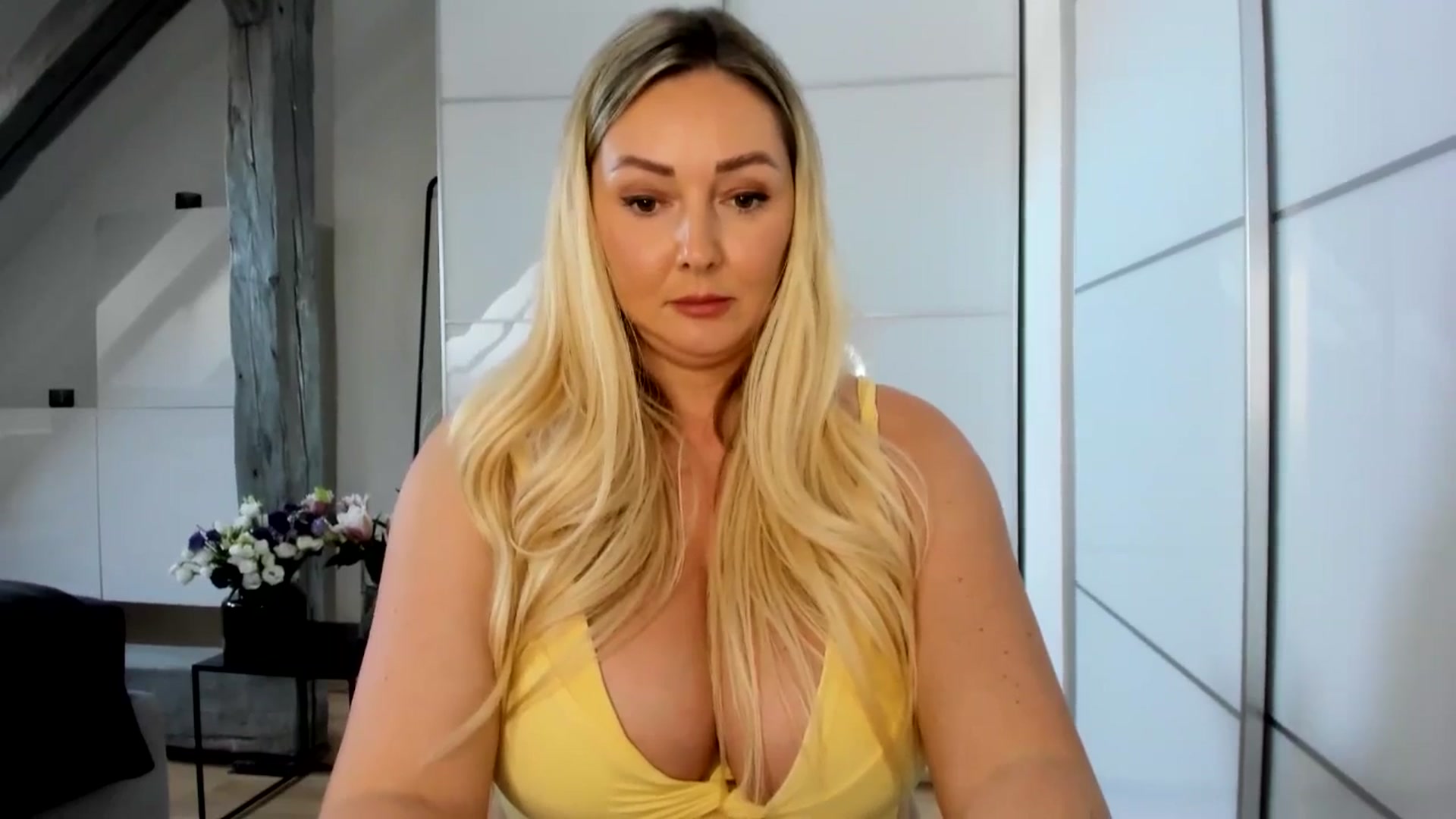 Gallery image thumbnail from Mi_Ha's myfreecams stream on, 09/04/2025, 14:04 image 19 of 20