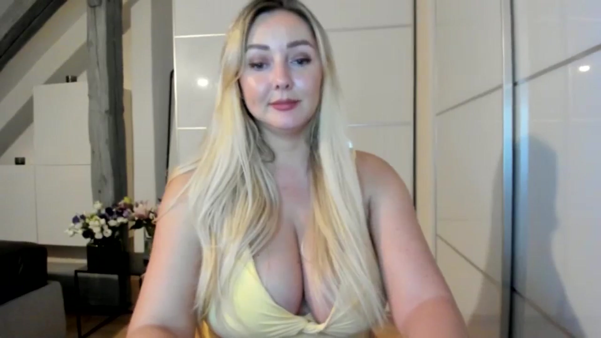 Gallery image thumbnail from Mi_Ha's myfreecams stream on, 09/04/2025, 21:29 image 20 of 20