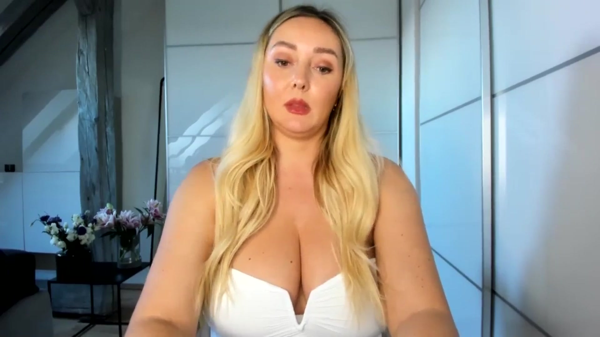 Gallery image thumbnail from Mi_Ha's myfreecams stream on, 09/06/2025, 14:51 image 11 of 20