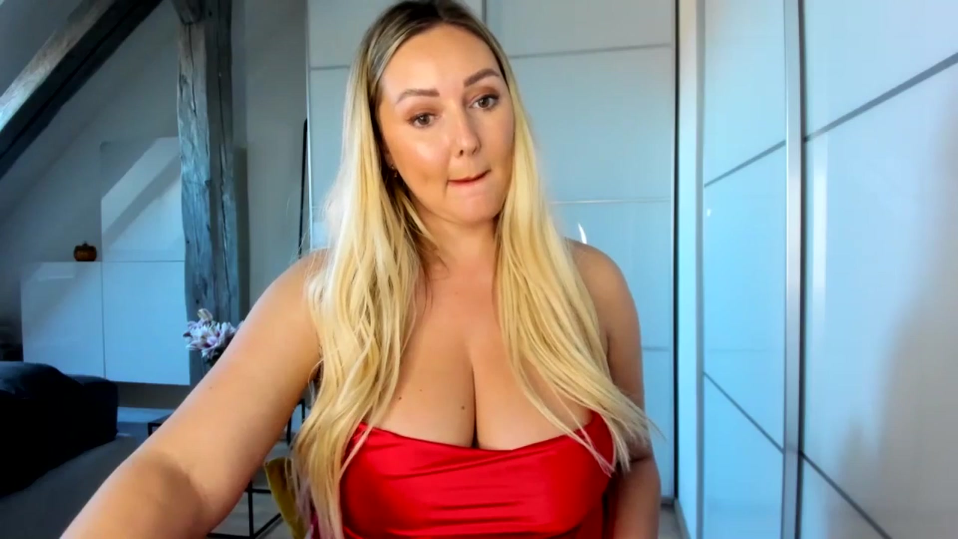 Gallery image thumbnail from Mi_Ha's myfreecams stream on, 09/08/2025, 17:22 image 2 of 20