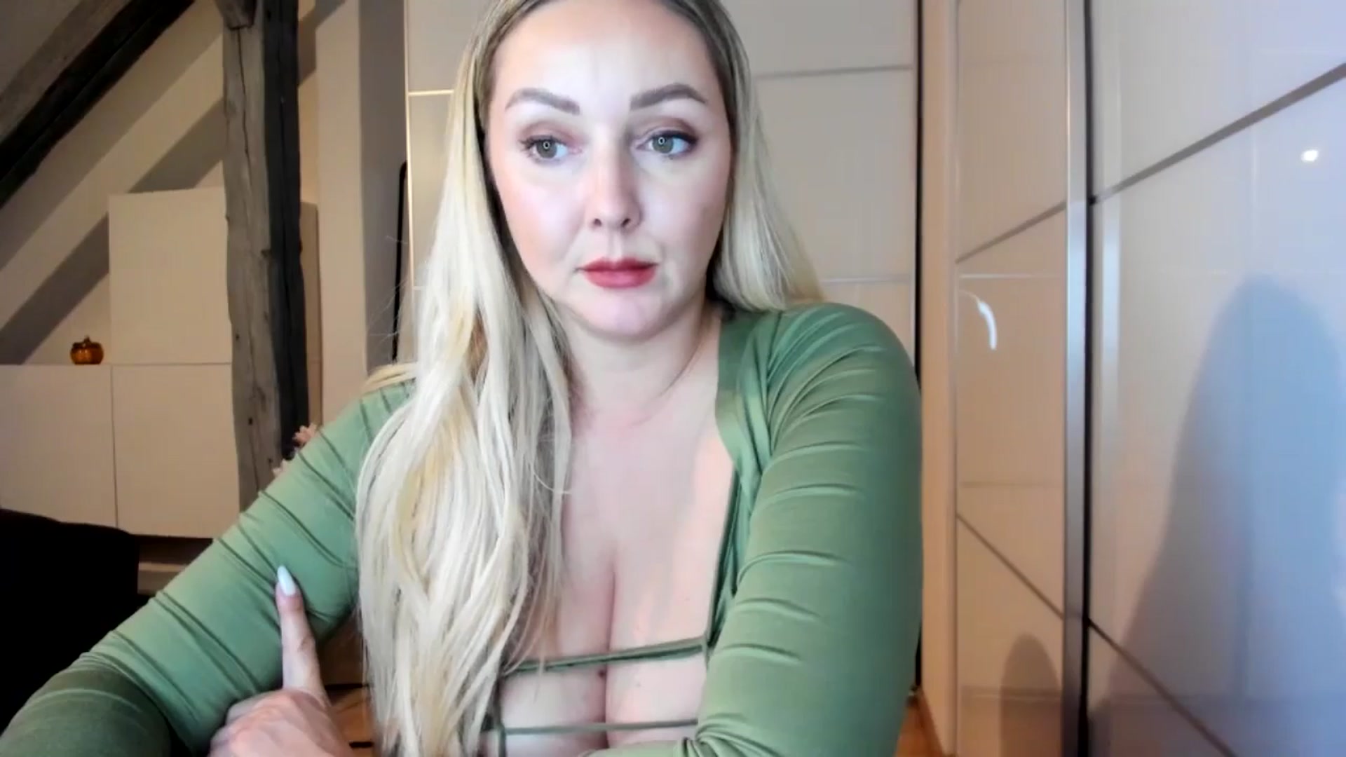 Gallery image thumbnail from Mi_Ha's myfreecams stream on, 09/09/2025, 20:04 image 13 of 20