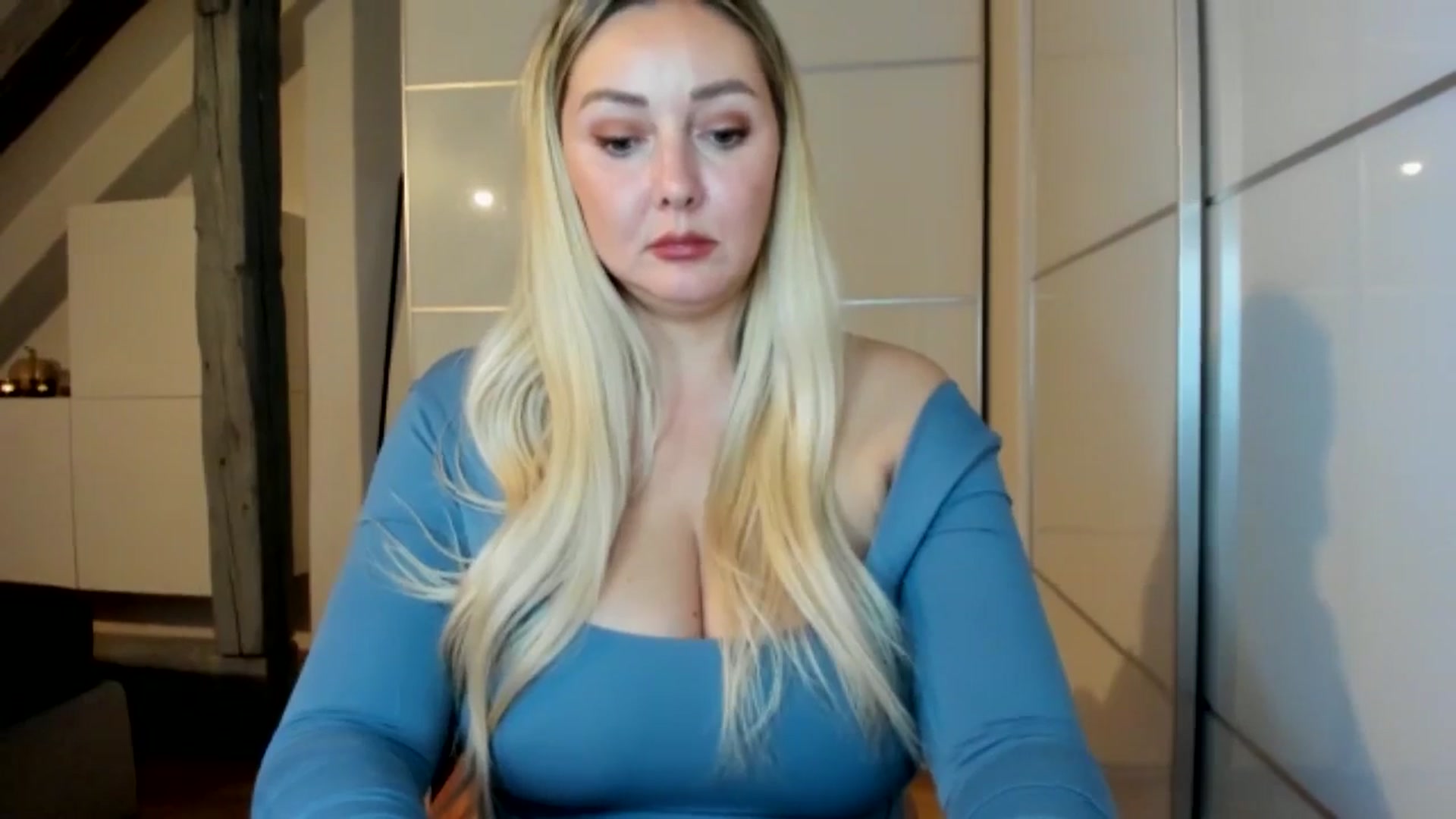 Gallery image thumbnail from Mi_Ha's myfreecams stream on, 09/14/2025, 21:02 image 17 of 20