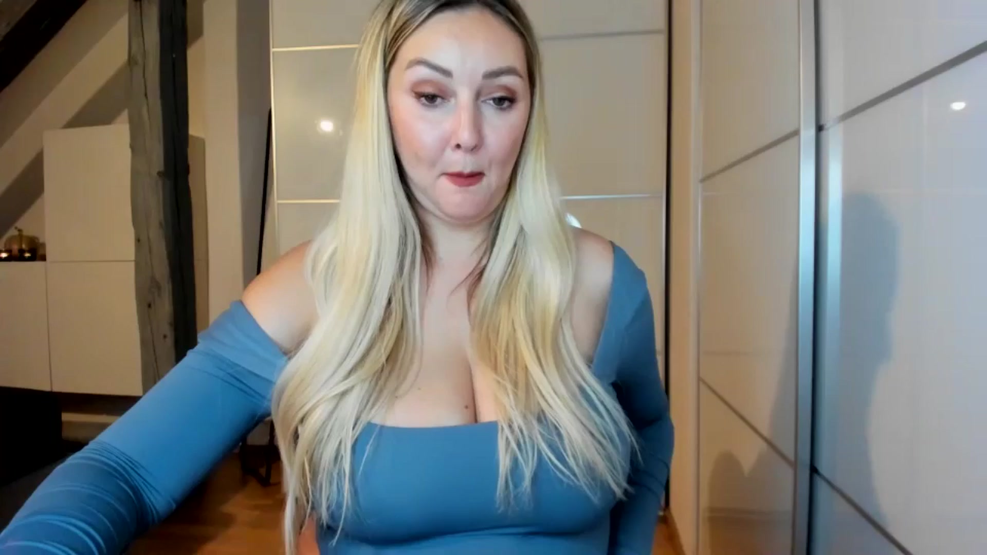 Gallery image thumbnail from Mi_Ha's myfreecams stream on, 09/14/2025, 21:02 image 15 of 20