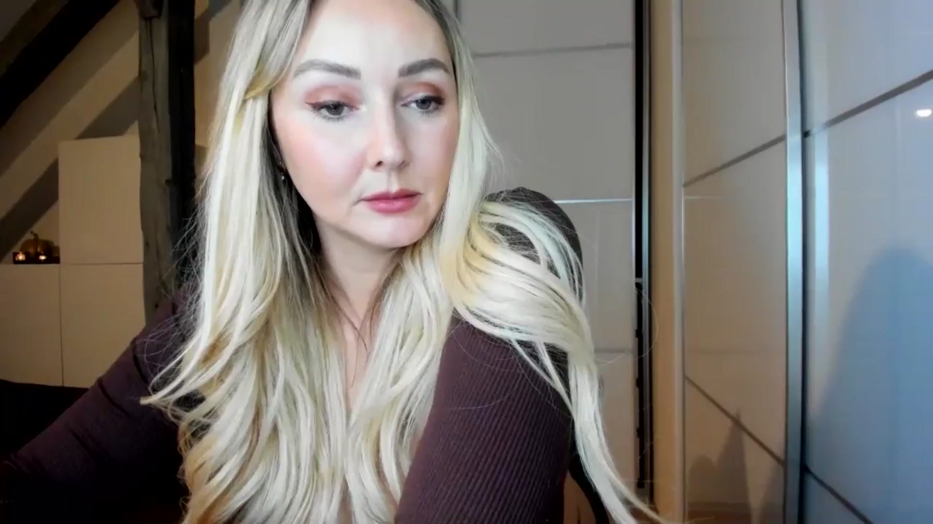 Gallery image thumbnail from Mi_Ha's myfreecams stream on, 09/15/2025, 20:23 image 18 of 20