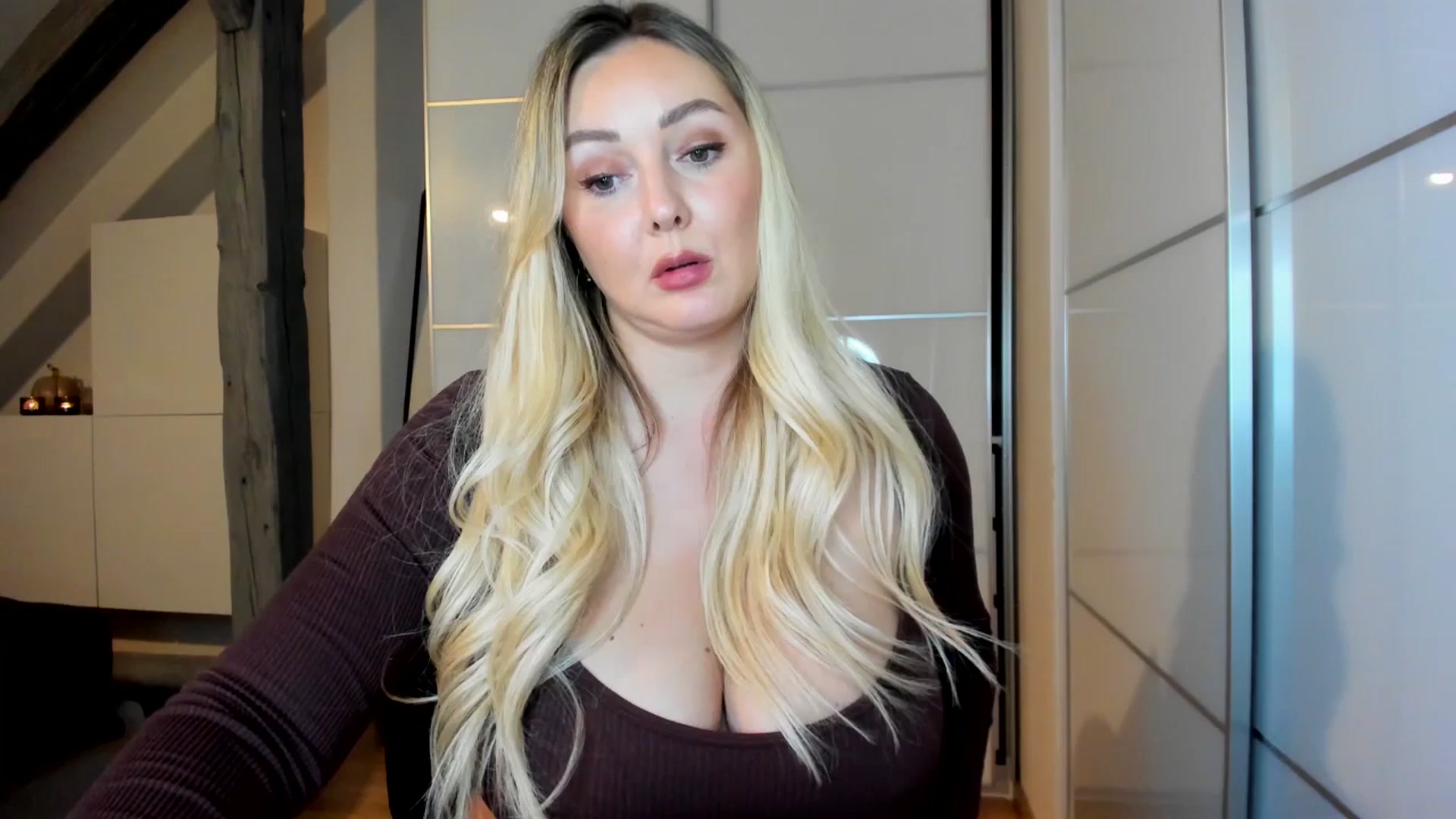 Gallery image thumbnail from Mi_Ha's myfreecams stream on, 09/15/2025, 20:23 image 20 of 20