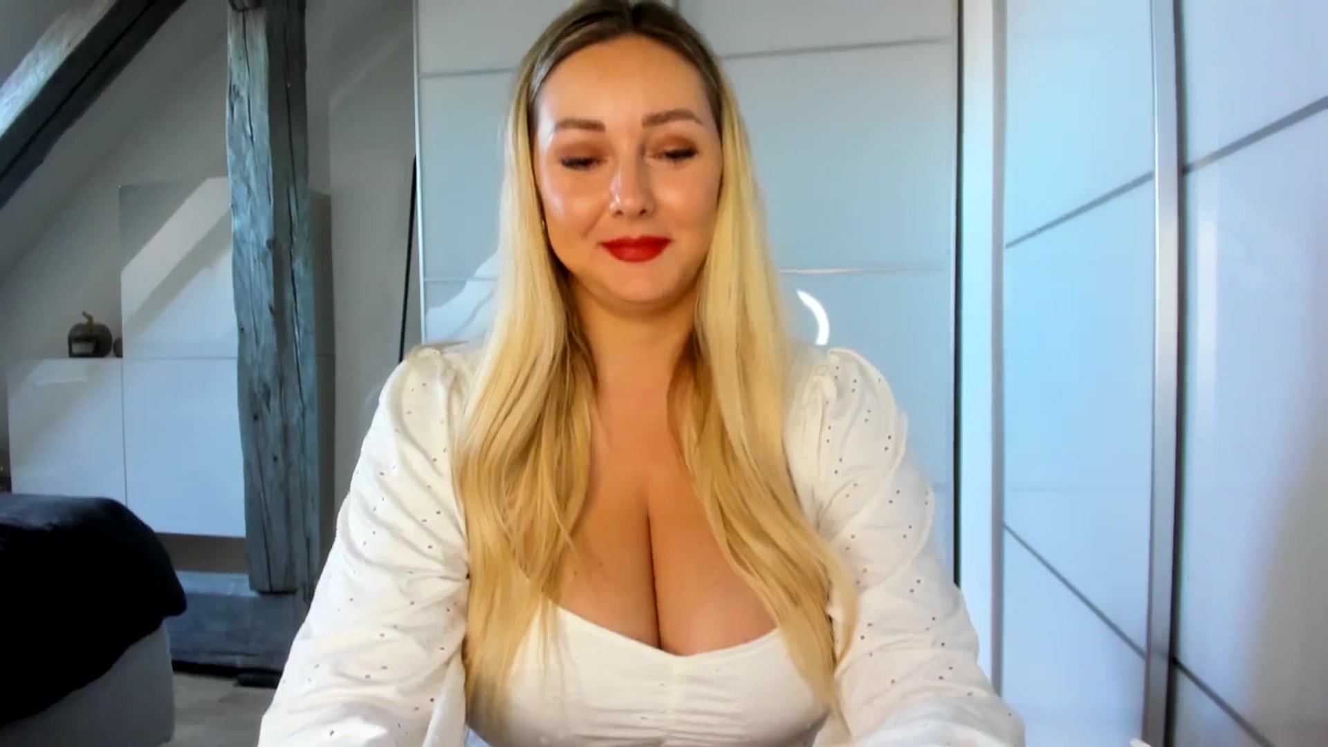 Gallery image thumbnail from Mi_Ha's myfreecams stream on, 09/18/2025, 14:35 image 3 of 20