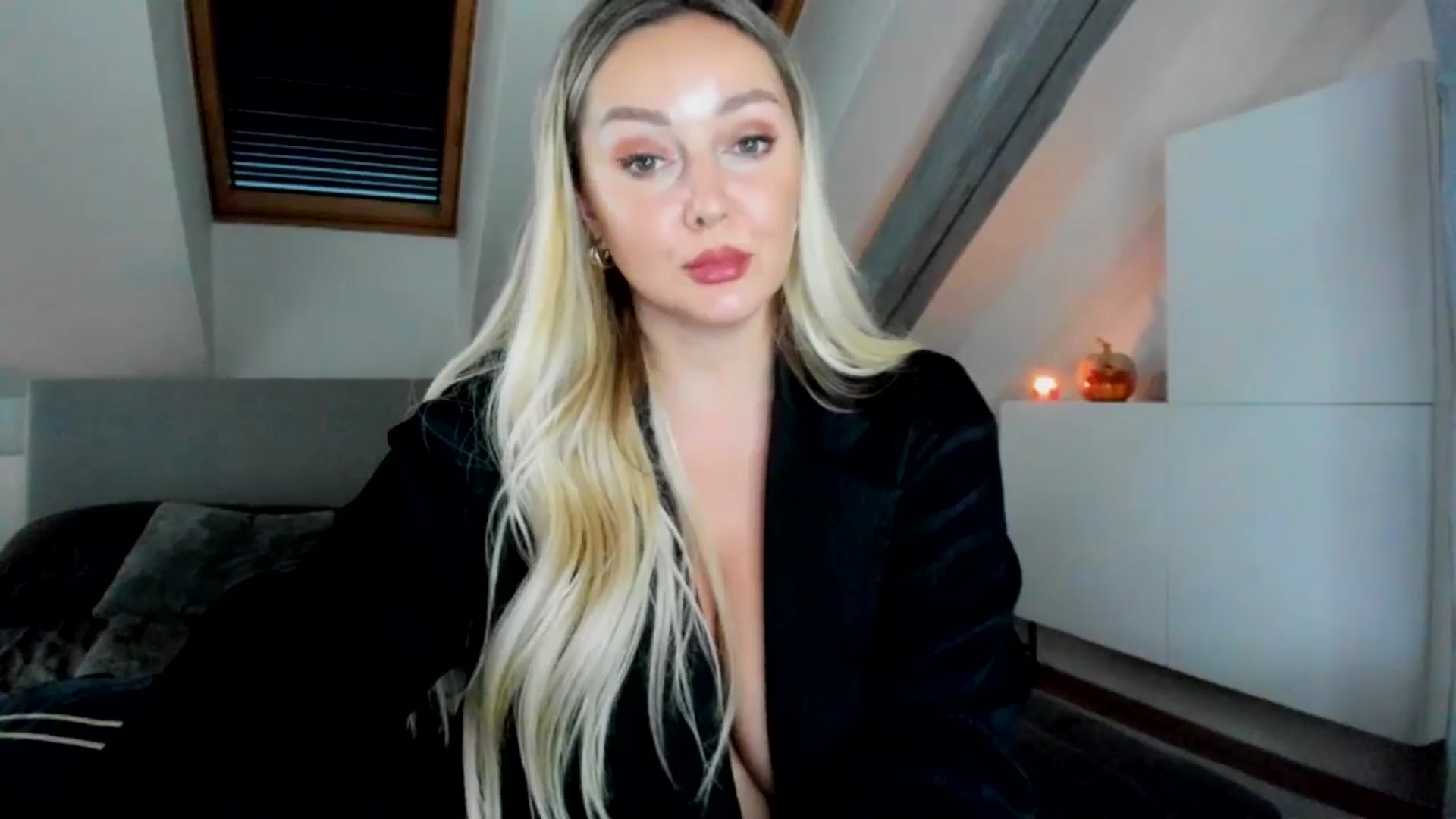 Gallery image thumbnail from Mi_Ha's myfreecams stream on, 09/23/2025, 14:51 image 9 of 20