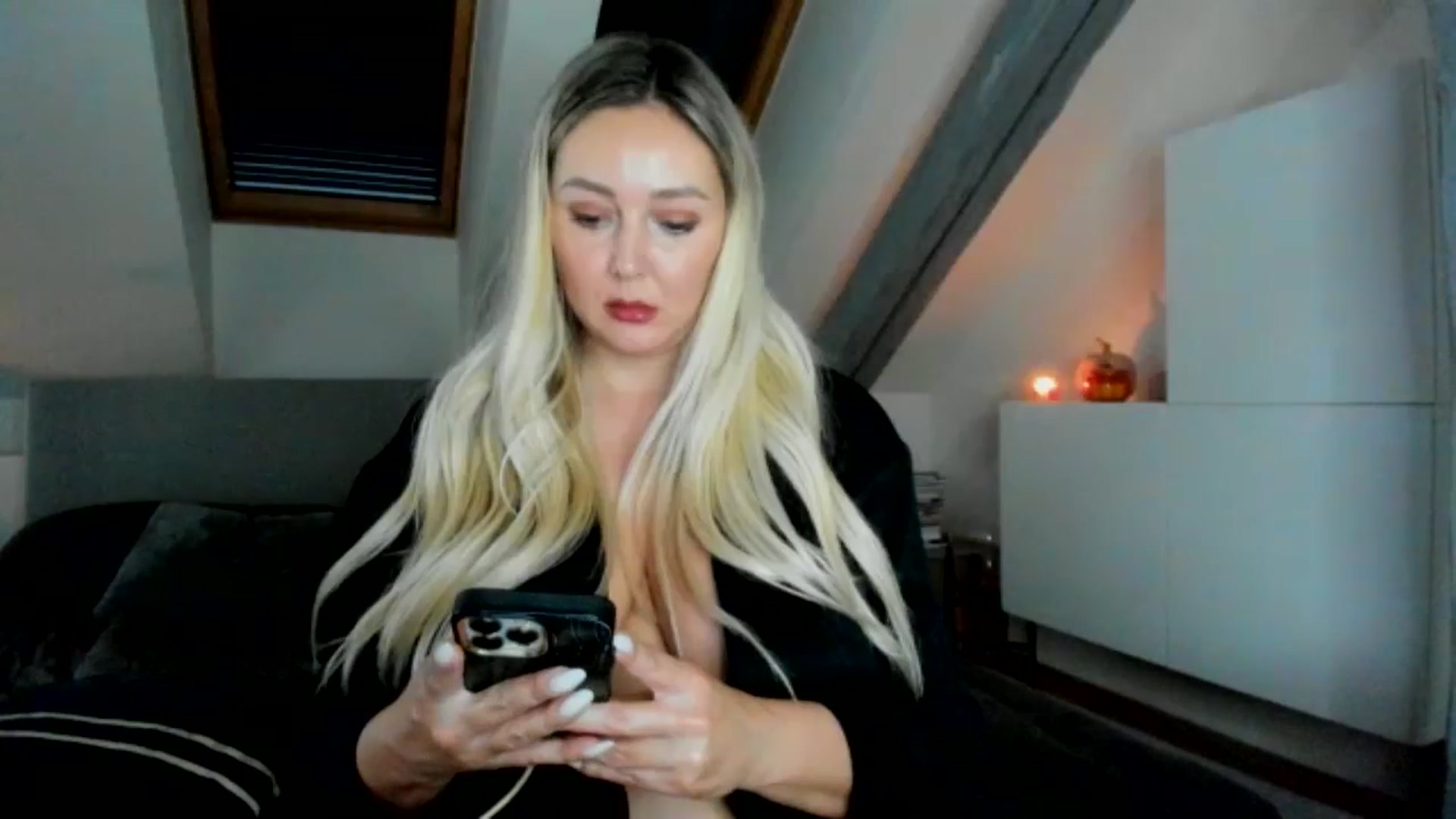 Gallery image thumbnail from Mi_Ha's myfreecams stream on, 09/23/2025, 14:51 image 20 of 20