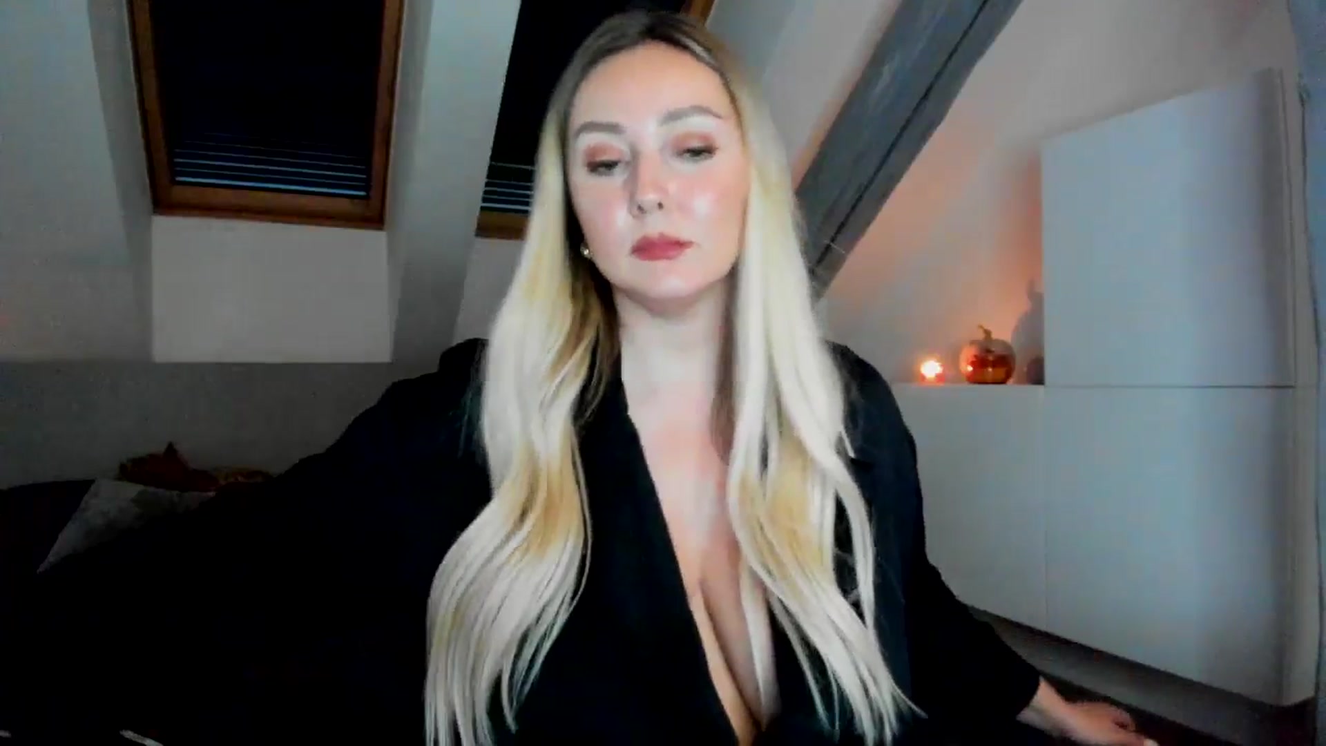 Gallery image thumbnail from Mi_Ha's myfreecams stream on, 09/23/2025, 15:58 image 9 of 20