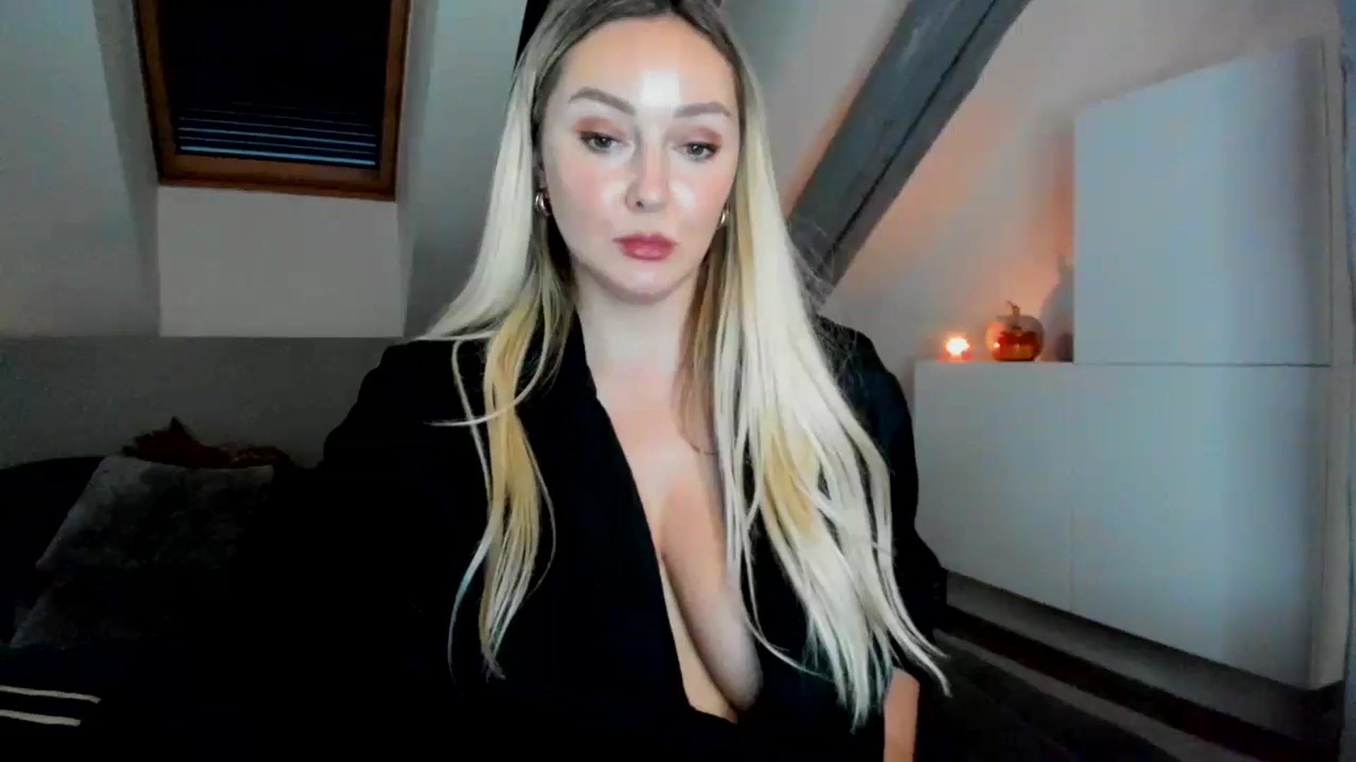 Gallery image thumbnail from Mi_Ha's myfreecams stream on, 09/23/2025, 15:58 image 12 of 20