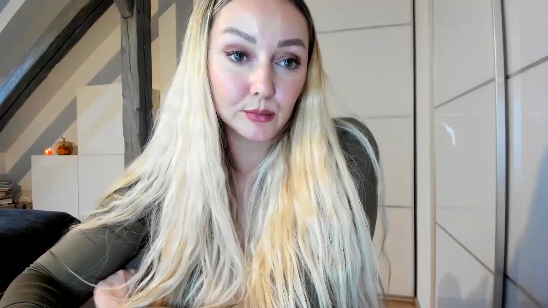 Gallery image thumbnail from Mi_Ha's myfreecams stream on, 09/25/2025, 15:43 image 20 of 20