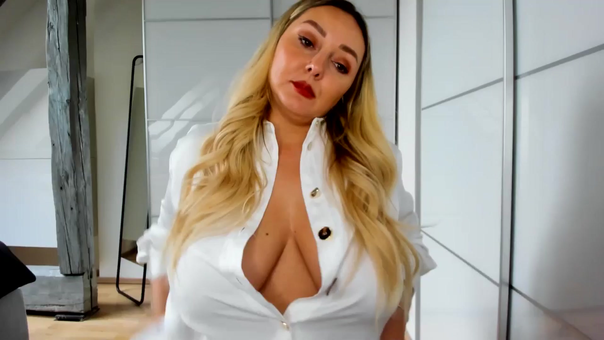 Gallery image thumbnail from Mi_Ha's myfreecams stream on, 09/26/2025, 14:07 image 1 of 20