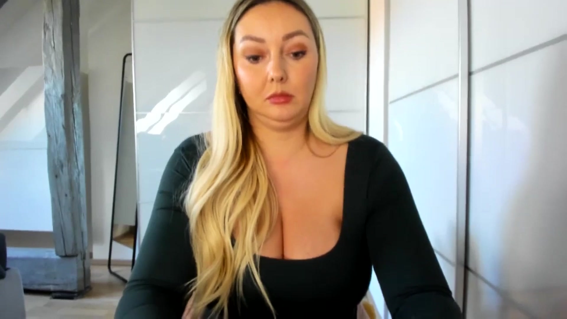 Gallery image thumbnail from Mi_Ha's myfreecams stream on, 09/28/2025, 14:22 image 5 of 20