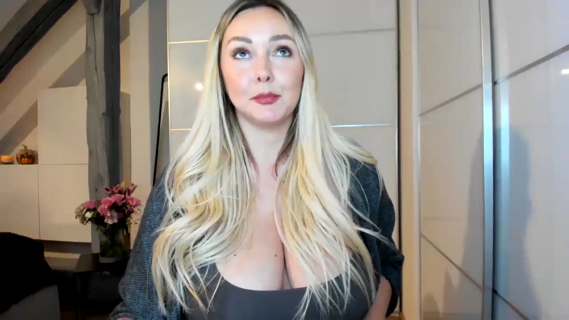 Gallery image thumbnail from Mi_Ha's myfreecams stream on, 09/29/2025, 21:03 image 2 of 20