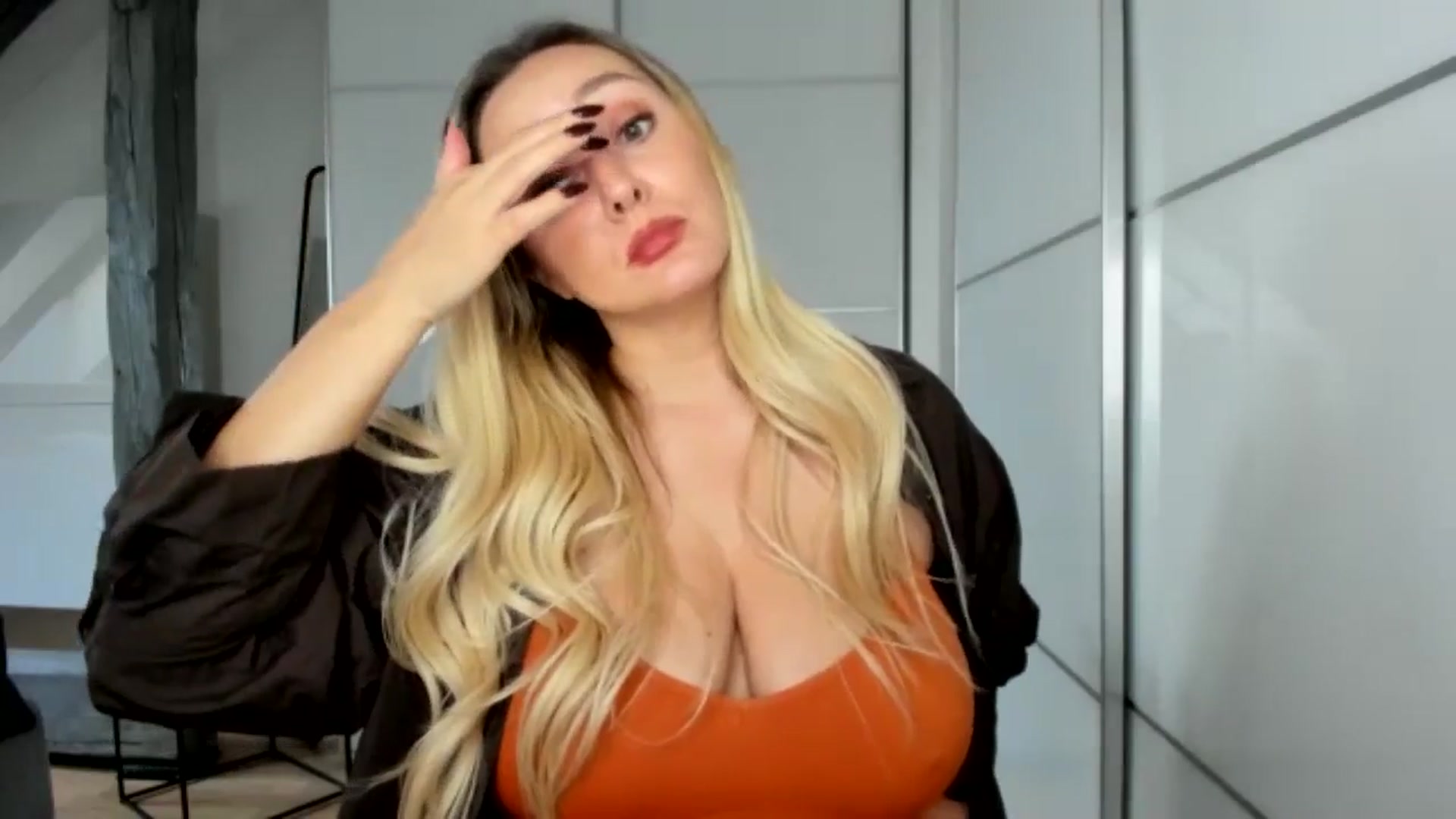 Gallery image thumbnail from Mi_Ha's myfreecams stream on, 10/01/2025, 14:01 image 17 of 20
