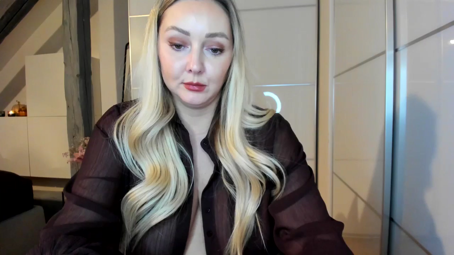 Gallery image thumbnail from Mi_Ha's myfreecams stream on, 10/05/2025, 20:30 image 17 of 20