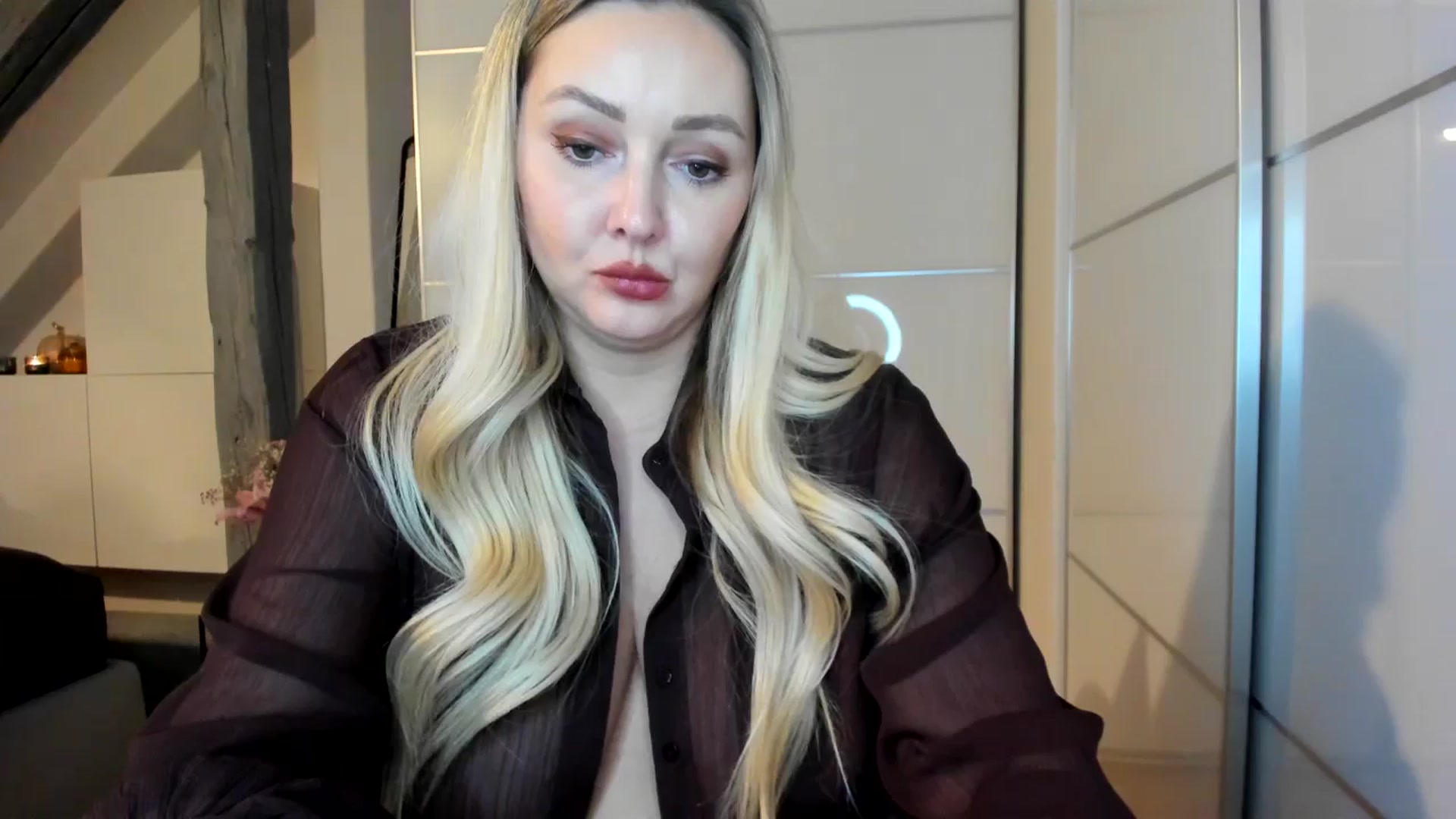 Gallery image thumbnail from Mi_Ha's myfreecams stream on, 10/05/2025, 20:30 image 18 of 20