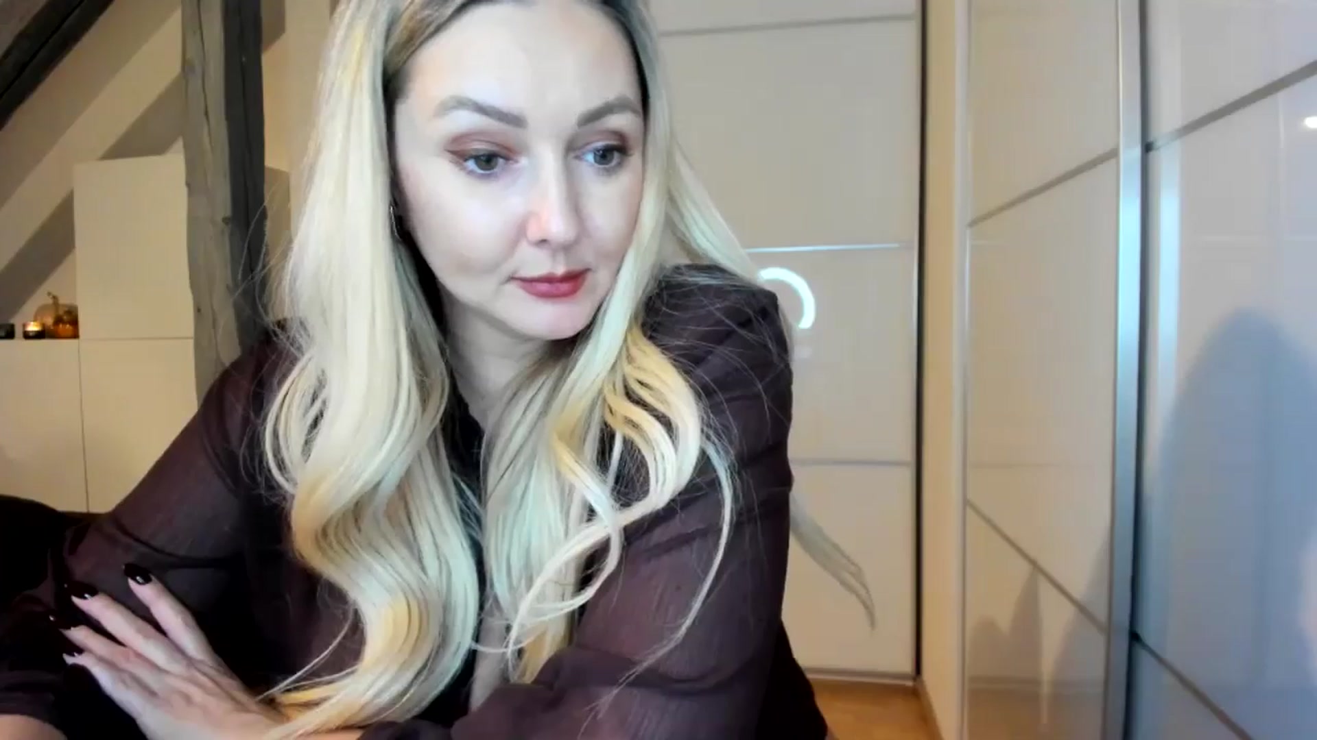 Gallery image thumbnail from Mi_Ha's myfreecams stream on, 10/05/2025, 20:30 image 13 of 20