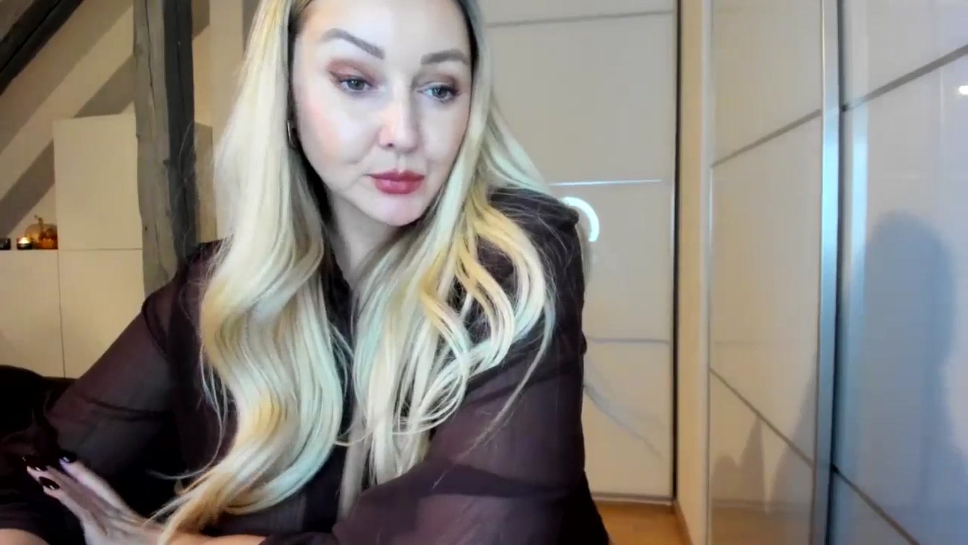 Gallery image thumbnail from Mi_Ha's myfreecams stream on, 10/05/2025, 20:30 image 11 of 20