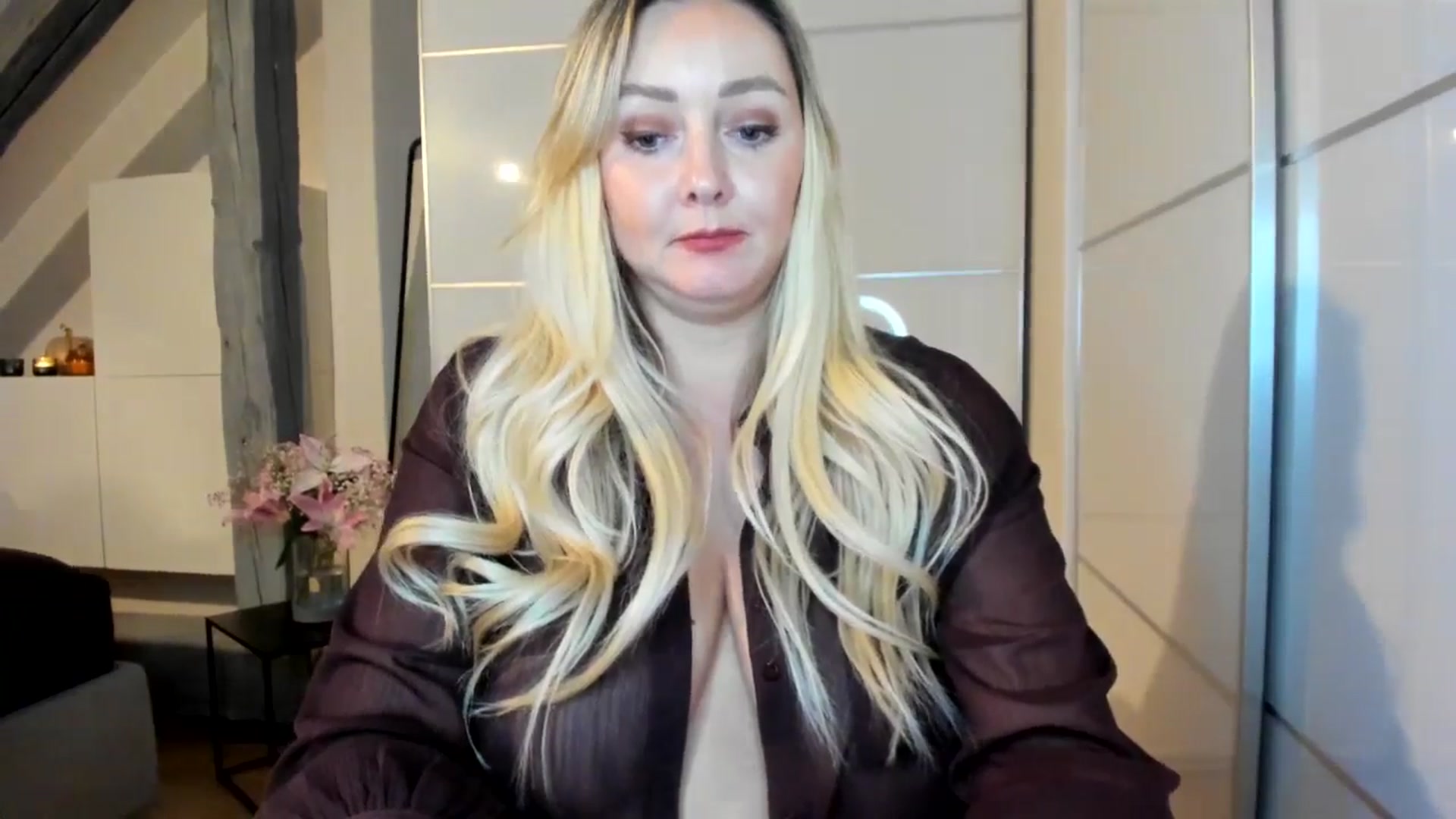 Gallery image thumbnail from Mi_Ha's myfreecams stream on, 10/05/2025, 21:10 image 20 of 20