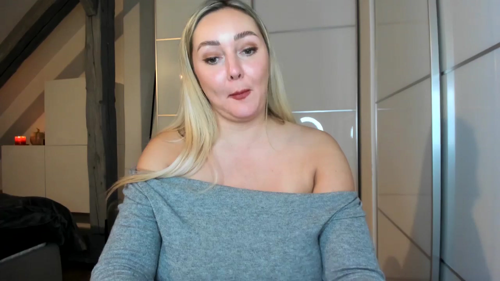 Gallery image thumbnail from Mi_Ha's myfreecams stream on, 10/23/2025, 21:38 image 13 of 20