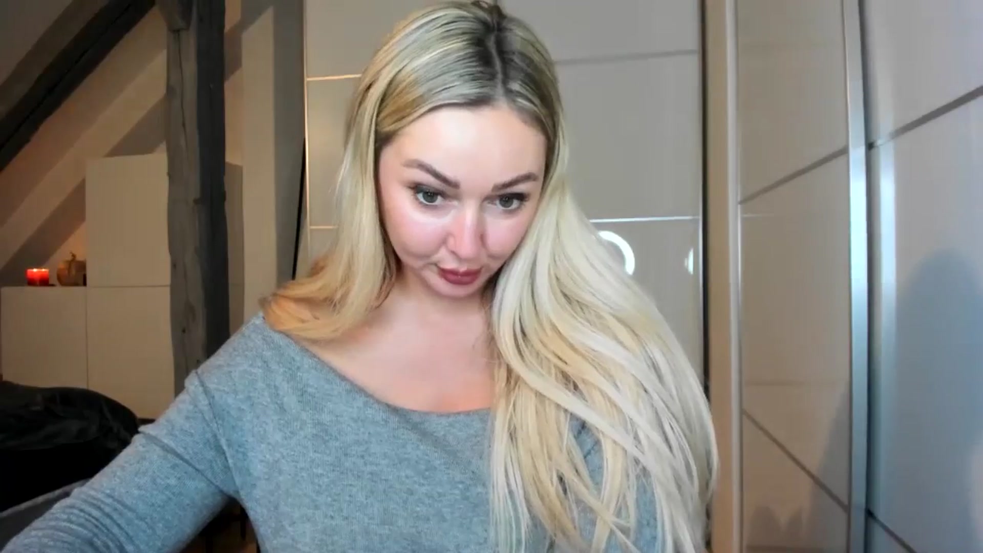 Gallery image thumbnail from Mi_Ha's myfreecams stream on, 10/23/2025, 21:38 image 17 of 20
