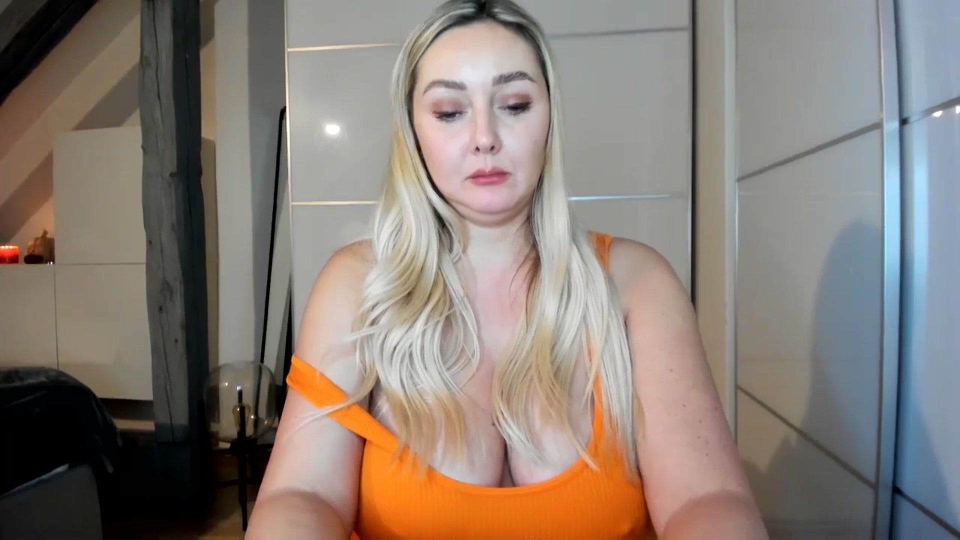 Gallery image thumbnail from Mi_Ha's myfreecams stream on, 10/26/2025, 16:40 image 13 of 20