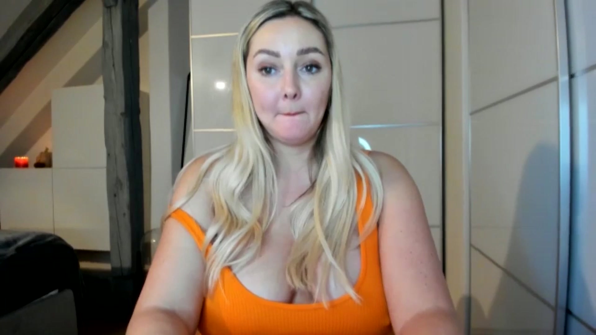 Gallery image thumbnail from Mi_Ha's myfreecams stream on, 10/26/2025, 21:27 image 15 of 20